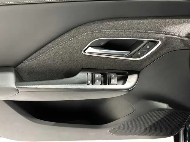 MG ZS view 10