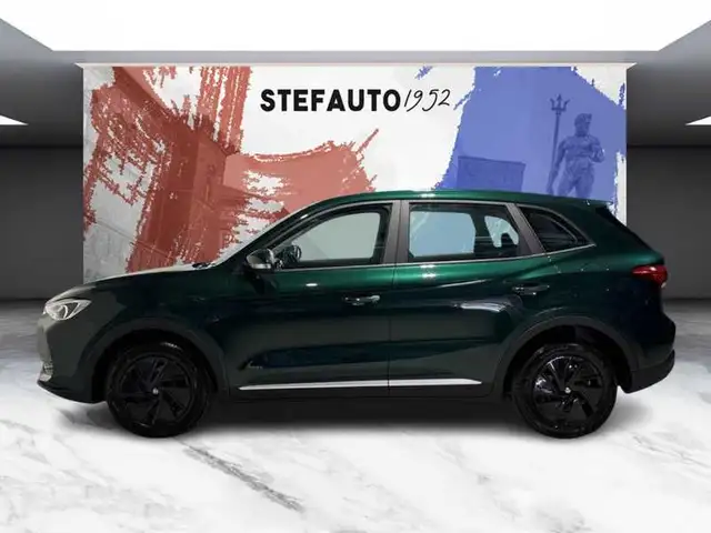 MG ZS view 3