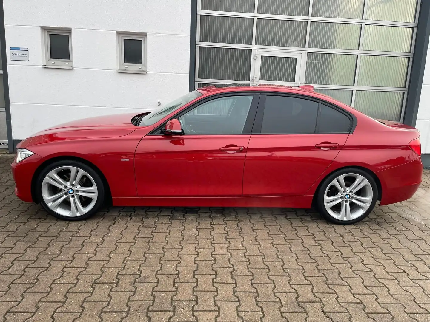 BMW 328 i Limo SPORTLINE/1.HD/SHZ/NAVI/ESD/XENON Rosso - 2