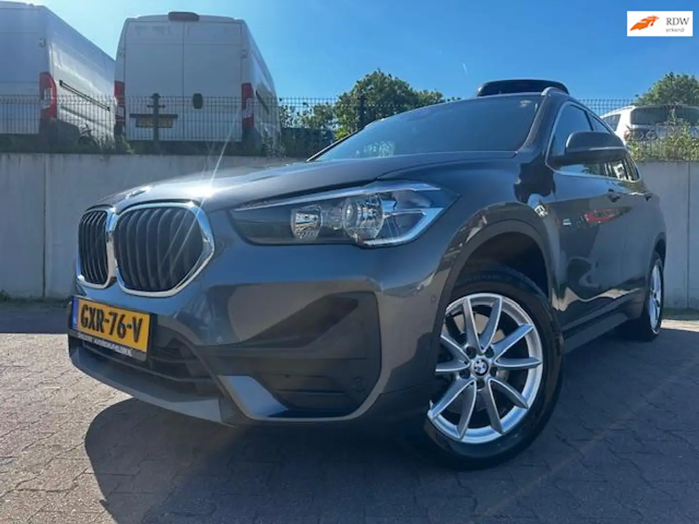 BMW X1 SDrive20d High Executive/CAMERA/PDC/190 PK/1STE EI Grigio - 1