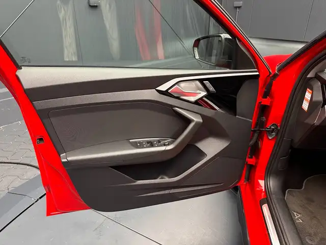 Audi A1 view 12