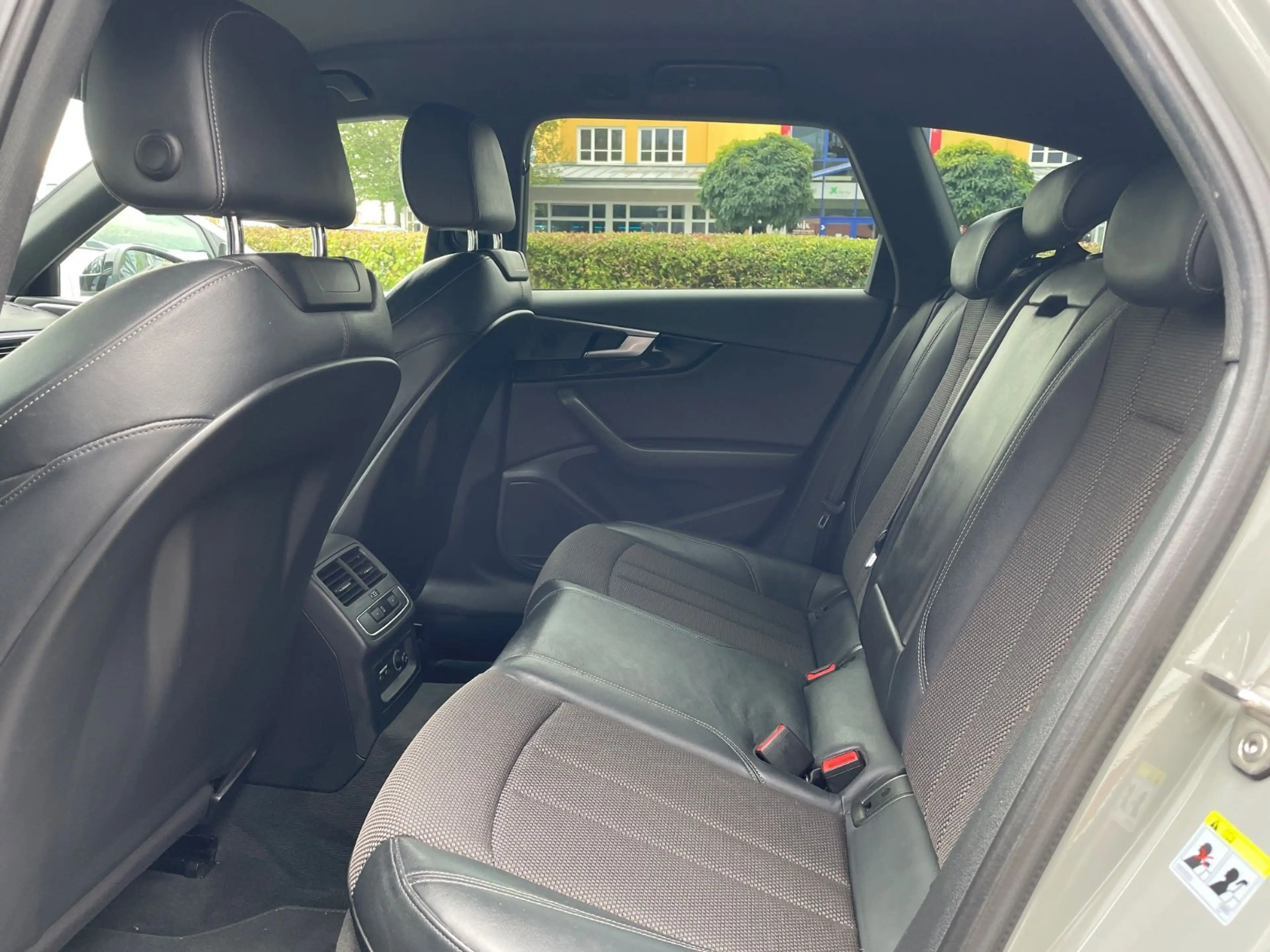 Audi A4 Avant S line Sport Plus/Black/AHK/169mtl. — photo 13