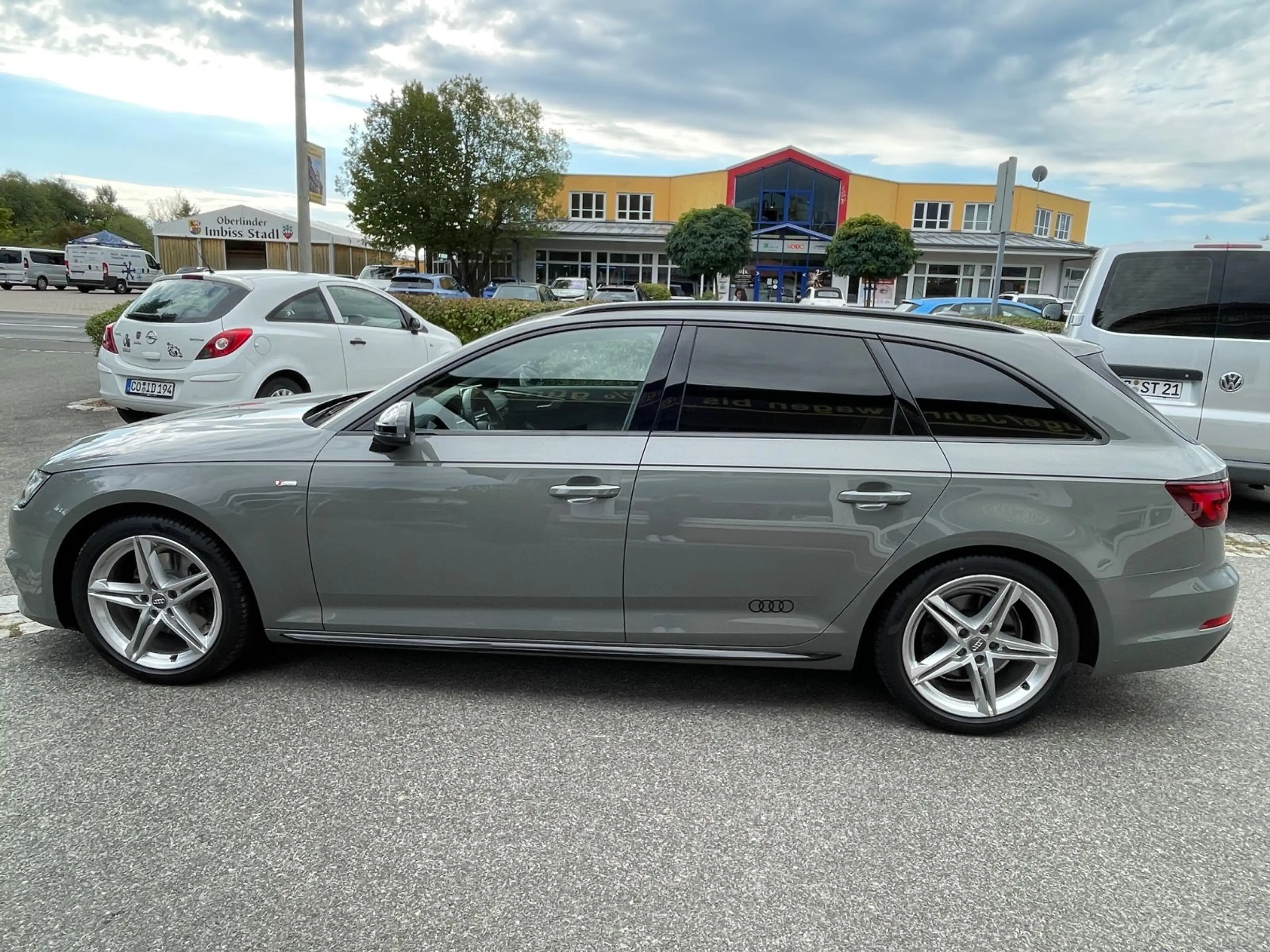 Audi A4 Avant S line Sport Plus/Black/AHK/169mtl. — photo 2