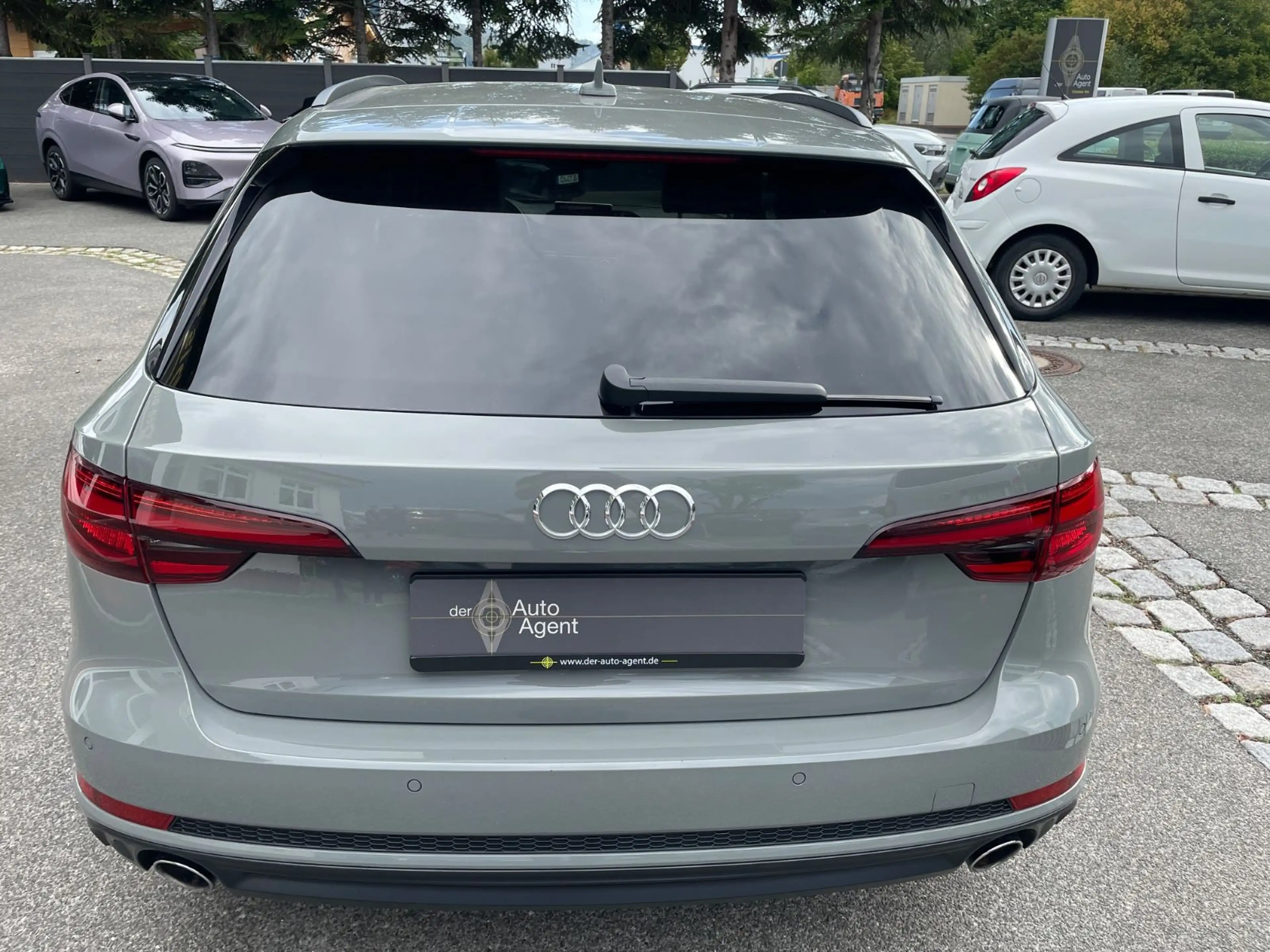 Audi A4 Avant S line Sport Plus/Black/AHK/169mtl. — photo 4