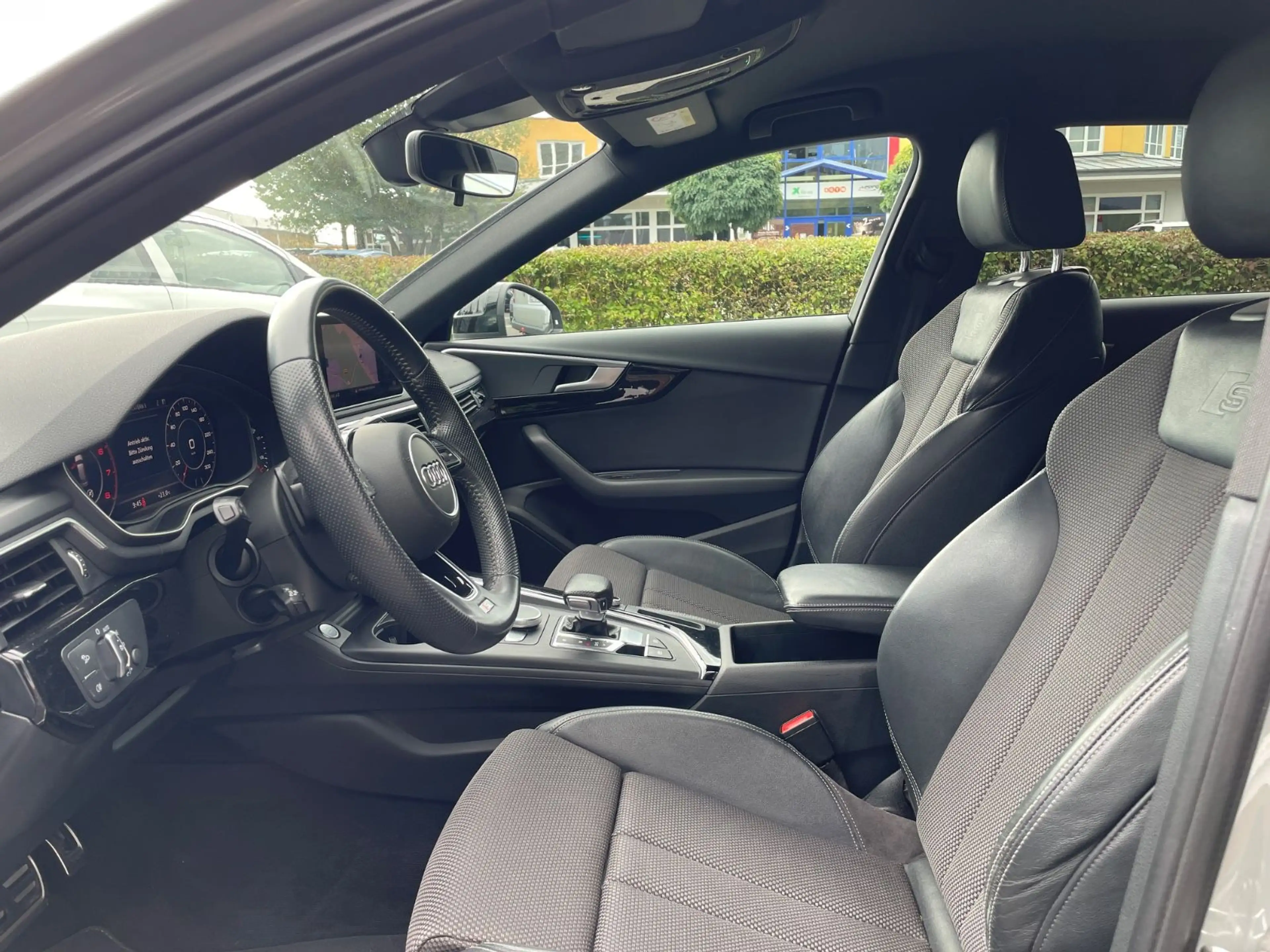 Audi A4 Avant S line Sport Plus/Black/AHK/169mtl. — photo 9