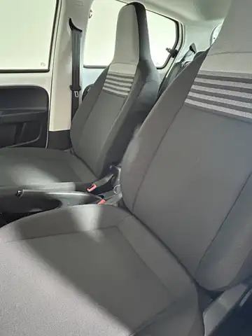 Volkswagen Up! view 14