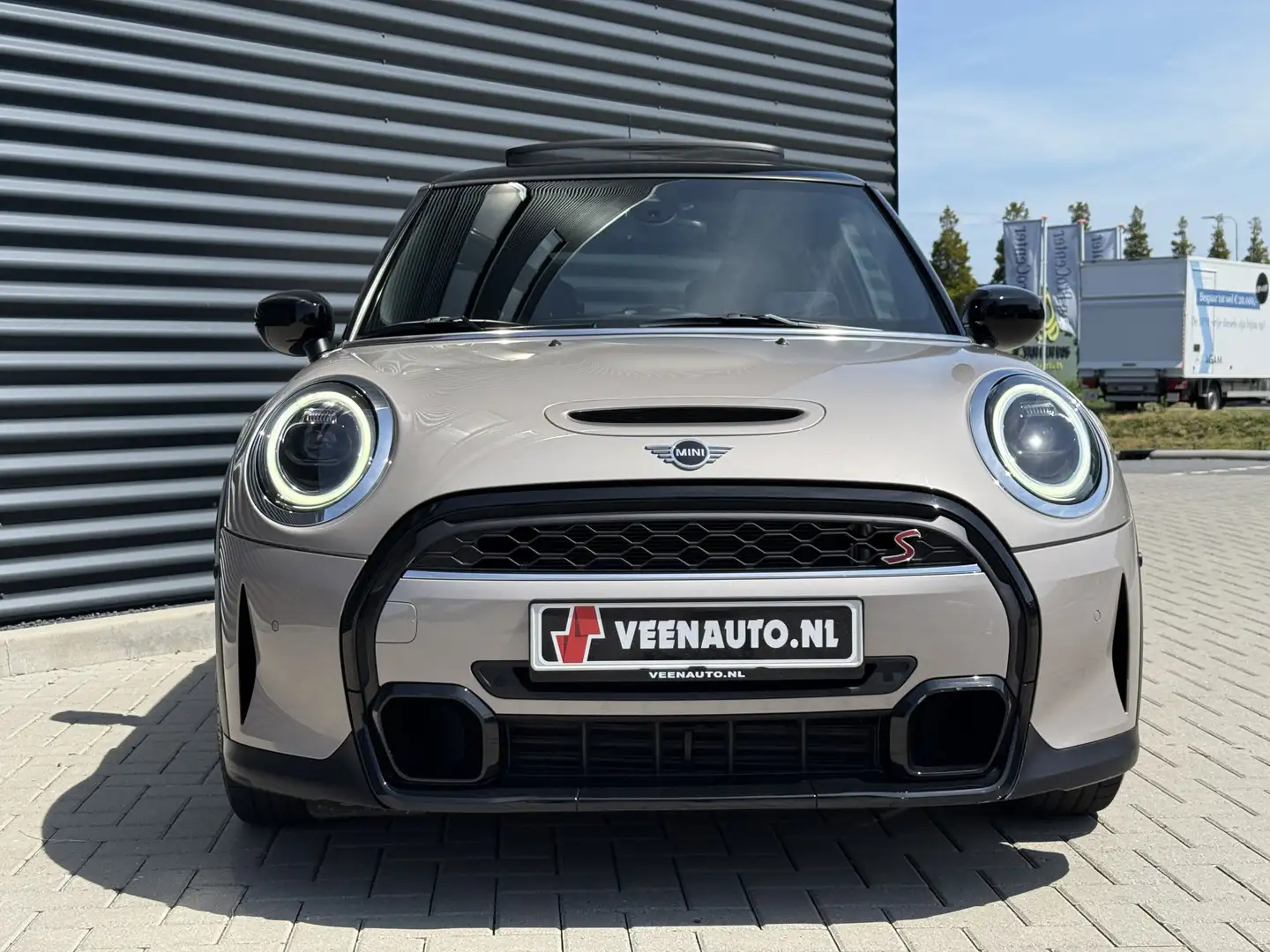 MINI Cooper S Mini 2.0 Yours Pano/Camera/Leder/Apple Grijs - 2