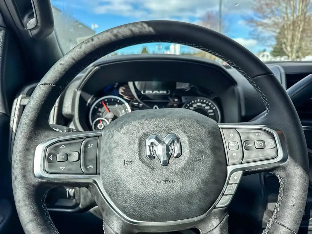 RAM 3500 снимка RAM 3500