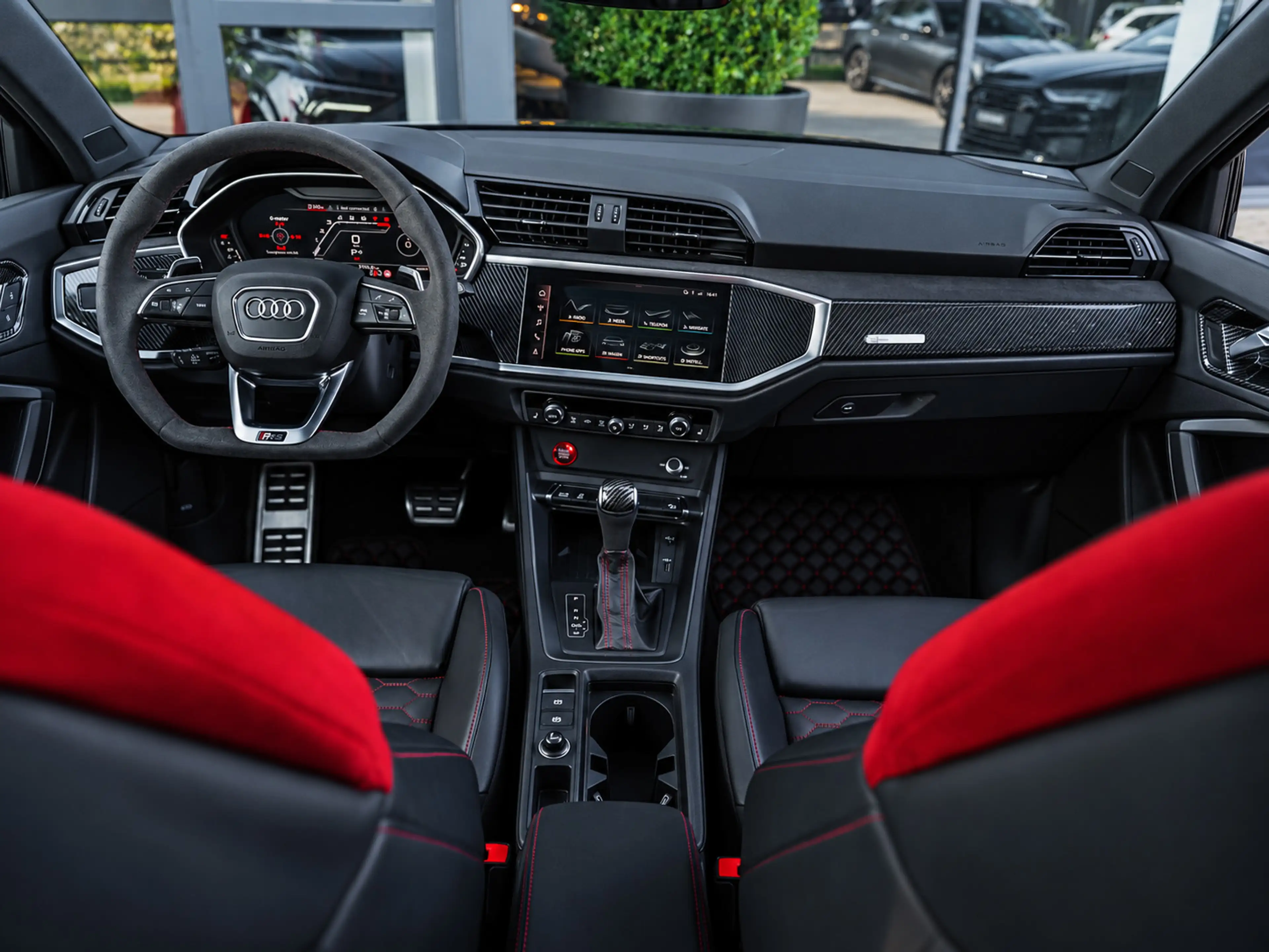 Audi RS Q3 RS Q3 2.5 TFSI — photo 10