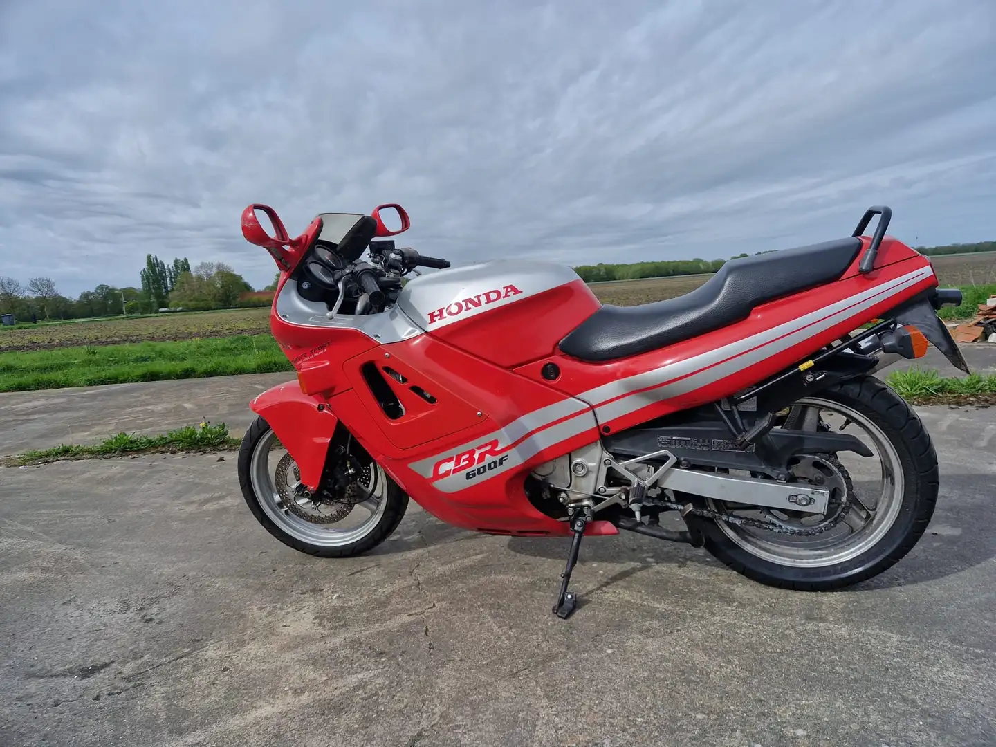 Honda CBR 600 F Red - 2