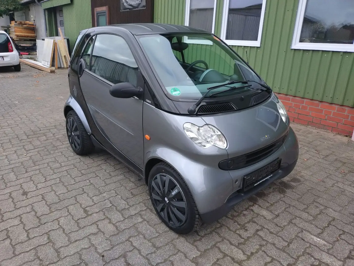 smart forTwo 1.Hand, original 18.583 KM, TÜV/AU neu! Grau - 1