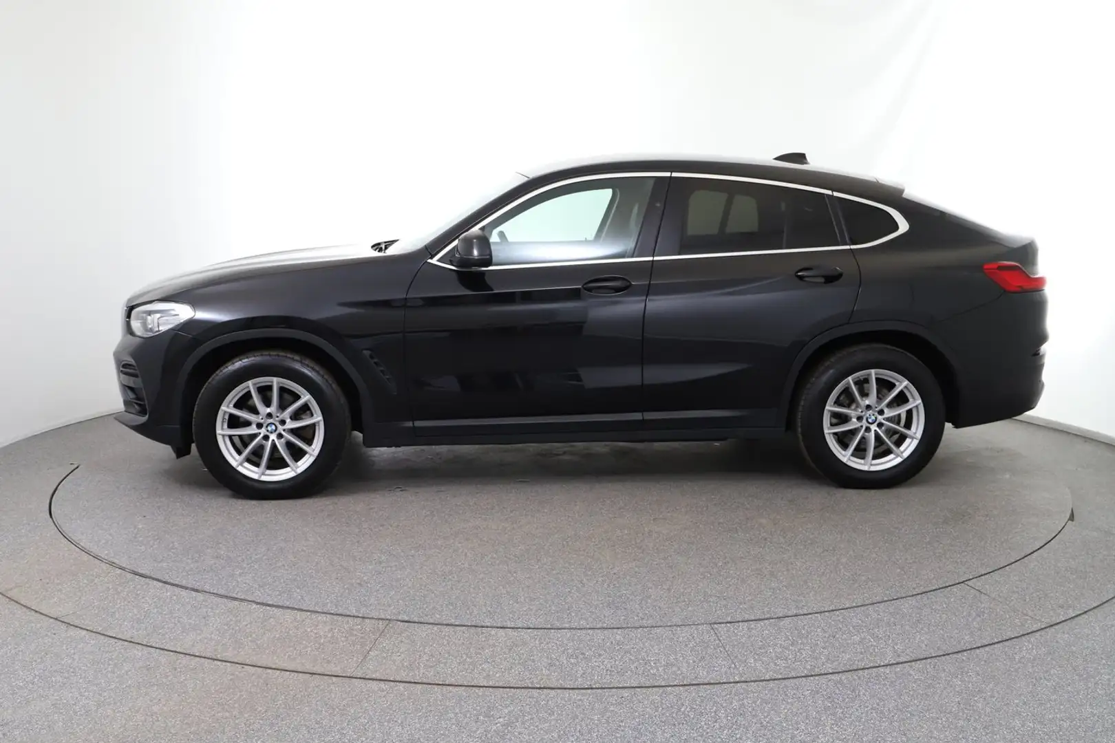 BMW X4 xDrive 20d Aut. Fekete - 2