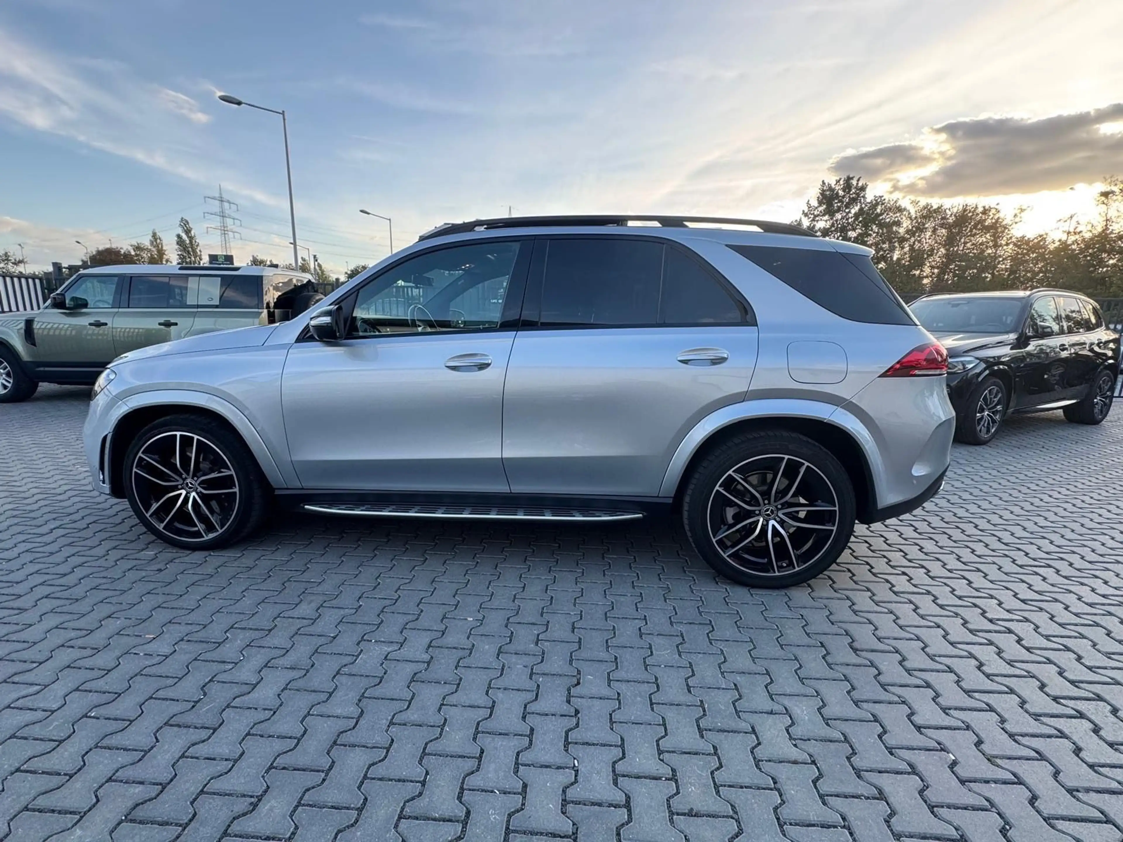 Mercedes-Benz GLE 350 de 4Matic *AMG Line*Pano*Air Matic* — photo 9