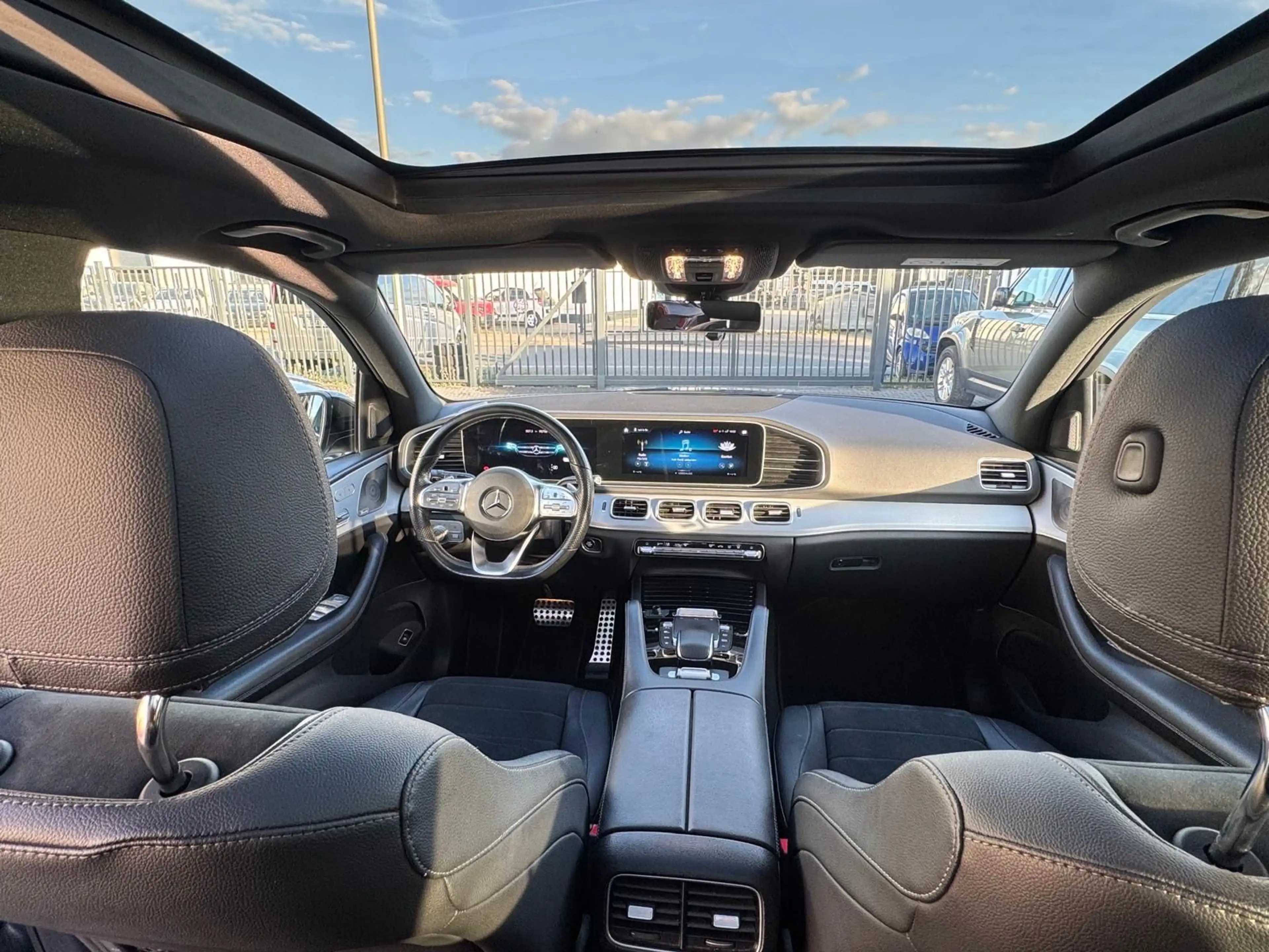 Mercedes-Benz GLE 350 de 4Matic *AMG Line*Pano*Air Matic* — photo 3