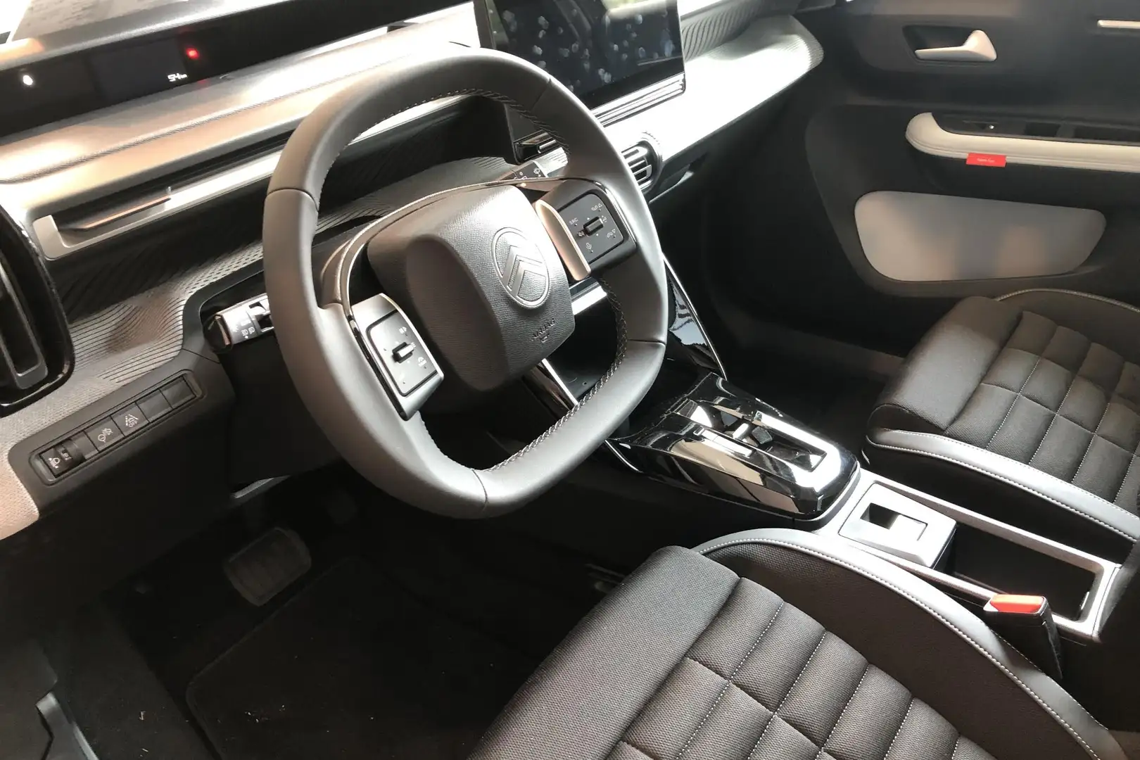 Citroen C3 Aircross E-C3 Aircross 113pk MAX | Boordlader 11 Kw 3 Fasen Vert - 2