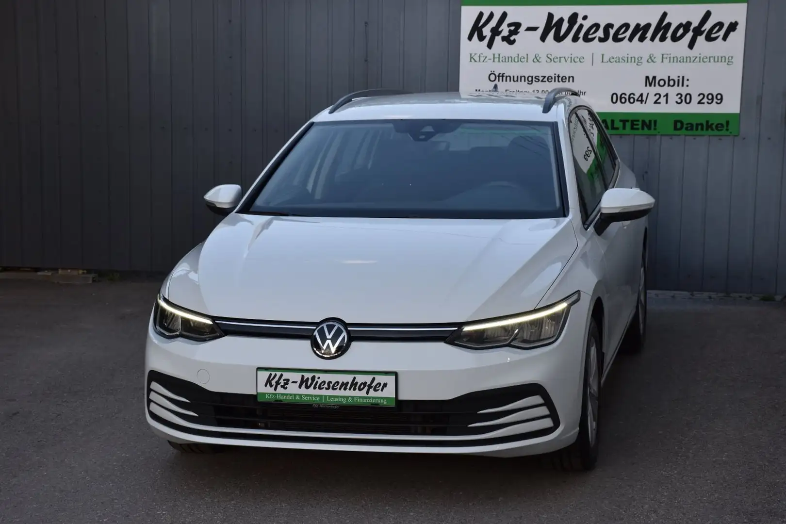 Volkswagen Golf VIII Variant 2.0 TDI / Leasing / Top Zustand / Weiß - 2