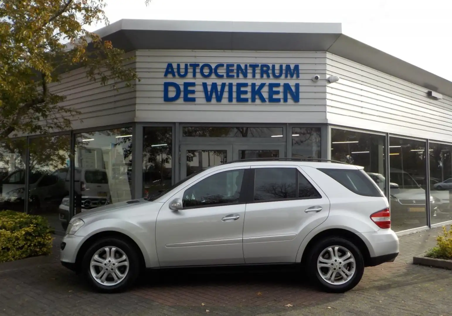 Mercedes-Benz ML 320 320 CDI V6 CLIMA LEDEREN BEKLEDING NAVI TREKHAAK Y Grijs - 2