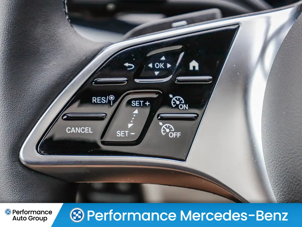 Mercedes-Benz GLA снимка Mercedes-Benz GLA