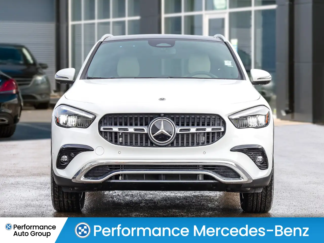Mercedes-Benz GLA снимка Mercedes-Benz GLA