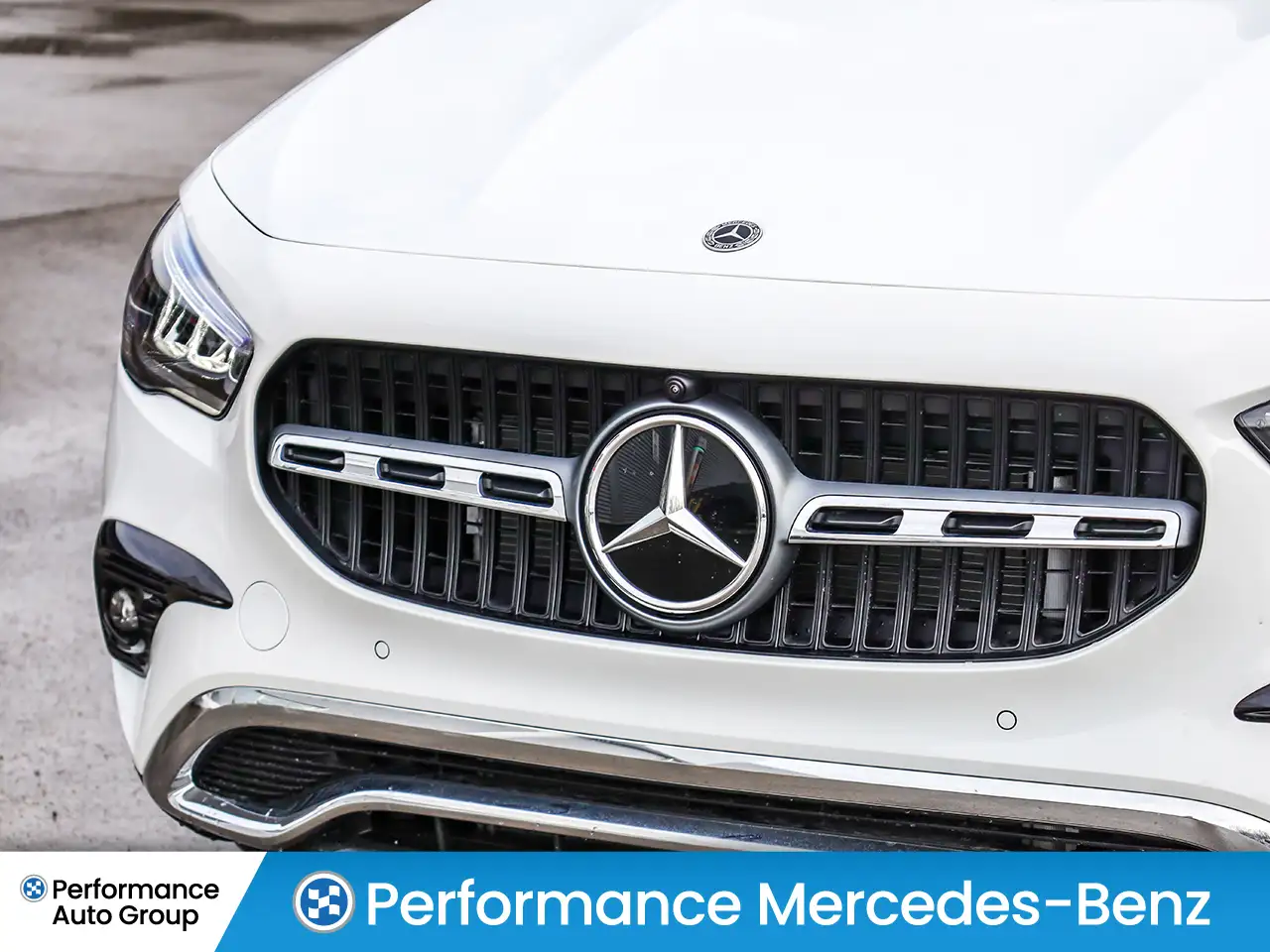 Mercedes-Benz GLA снимка Mercedes-Benz GLA