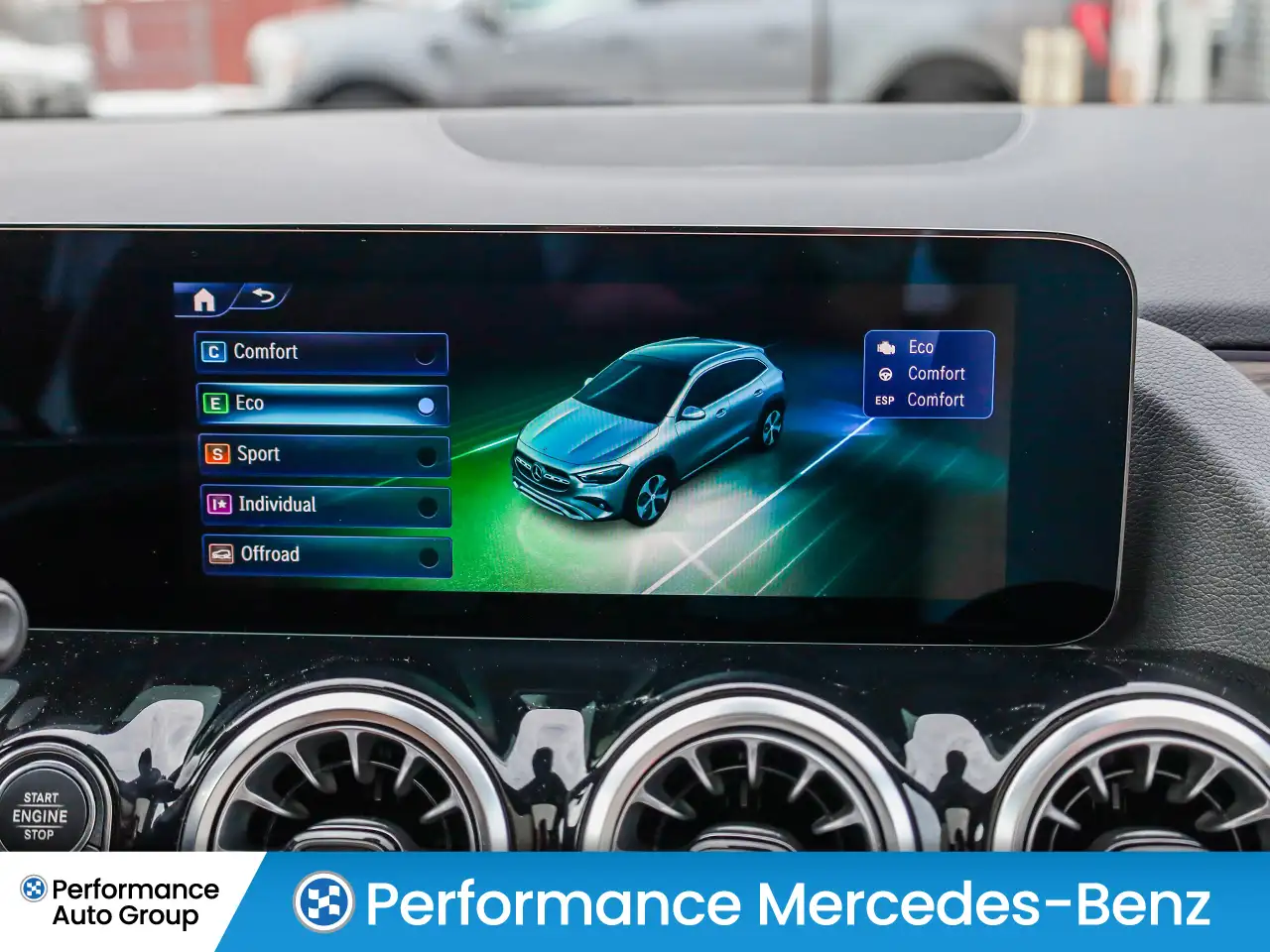 Mercedes-Benz GLA снимка Mercedes-Benz GLA