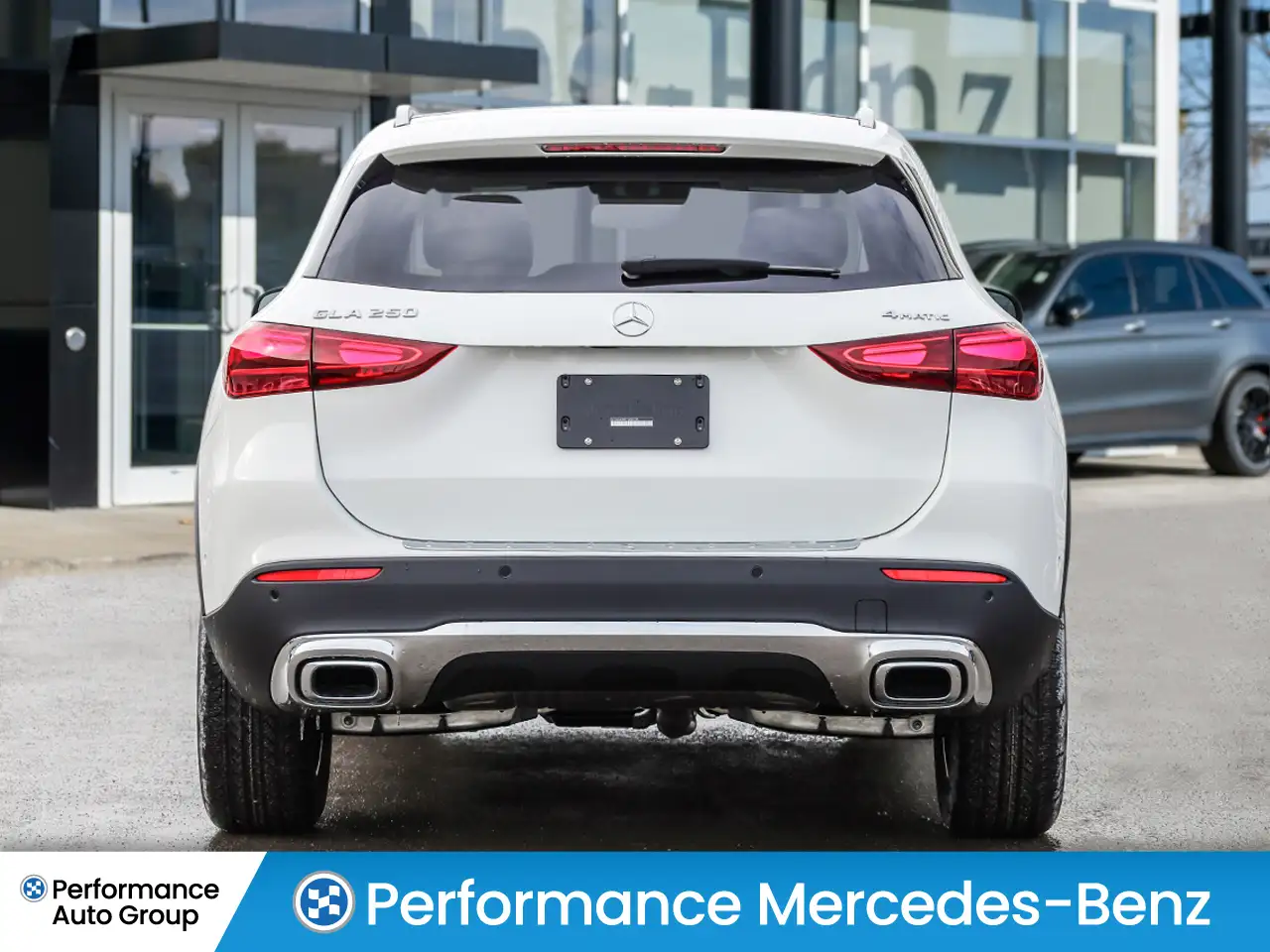 Mercedes-Benz GLA снимка Mercedes-Benz GLA
