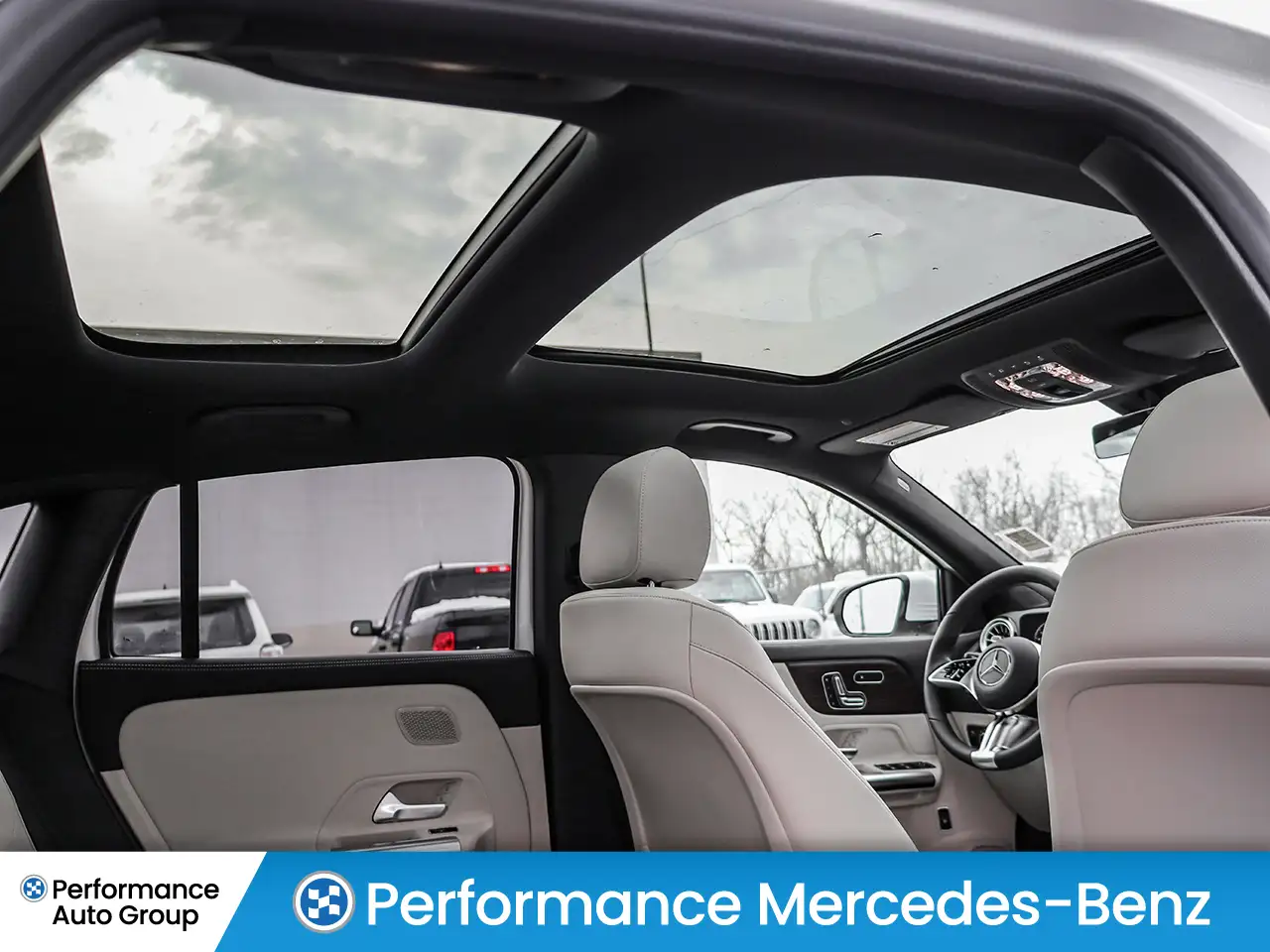 Mercedes-Benz GLA снимка Mercedes-Benz GLA