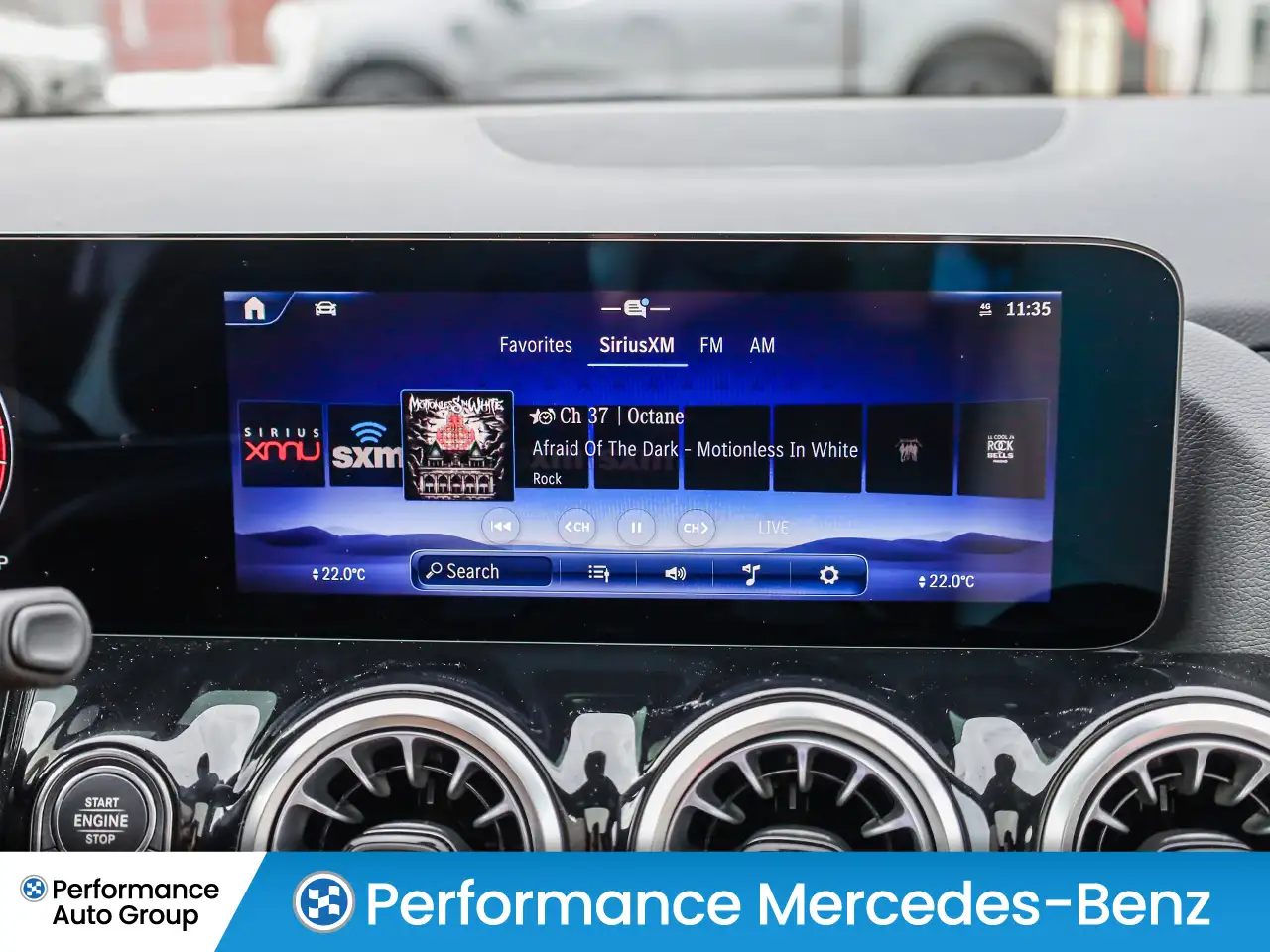 Mercedes-Benz GLA снимка Mercedes-Benz GLA