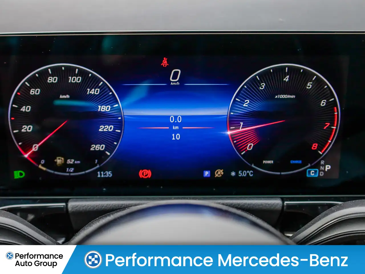 Mercedes-Benz GLA снимка Mercedes-Benz GLA