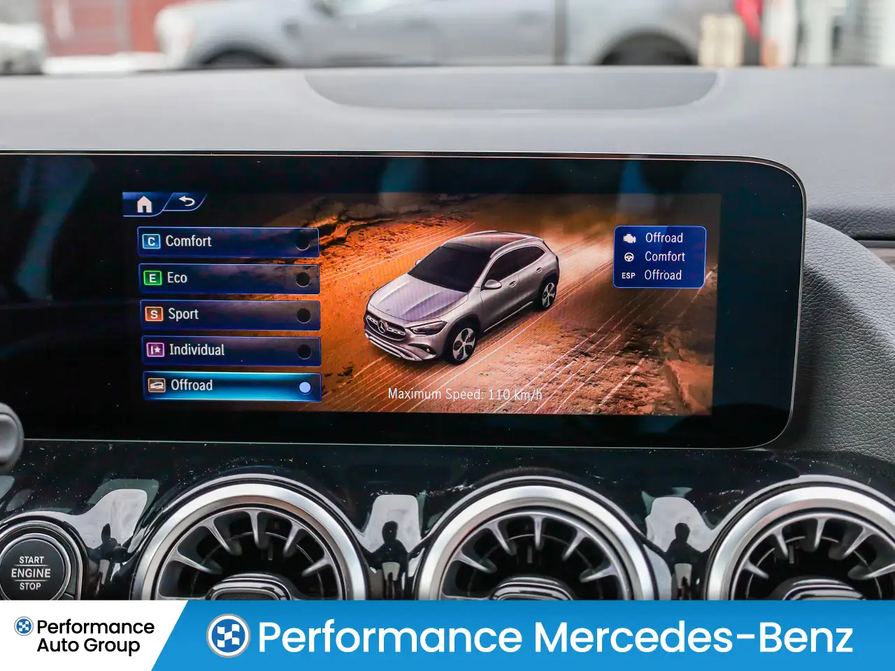 Mercedes-Benz GLA снимка Mercedes-Benz GLA