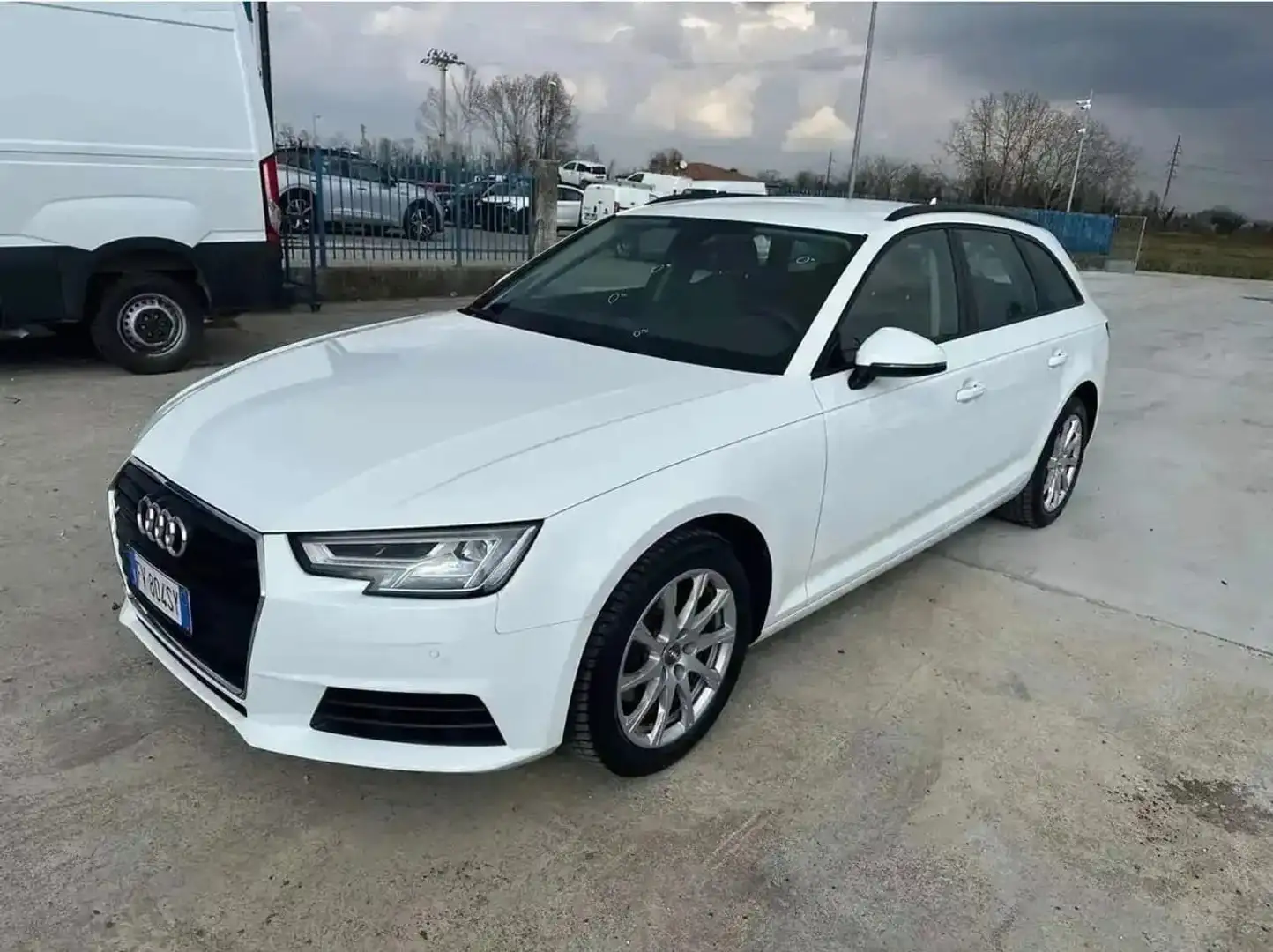 Audi A4 Avant 2.0 35 TDI BUSINESS S TRONIC - FV804SY Blanc - 2