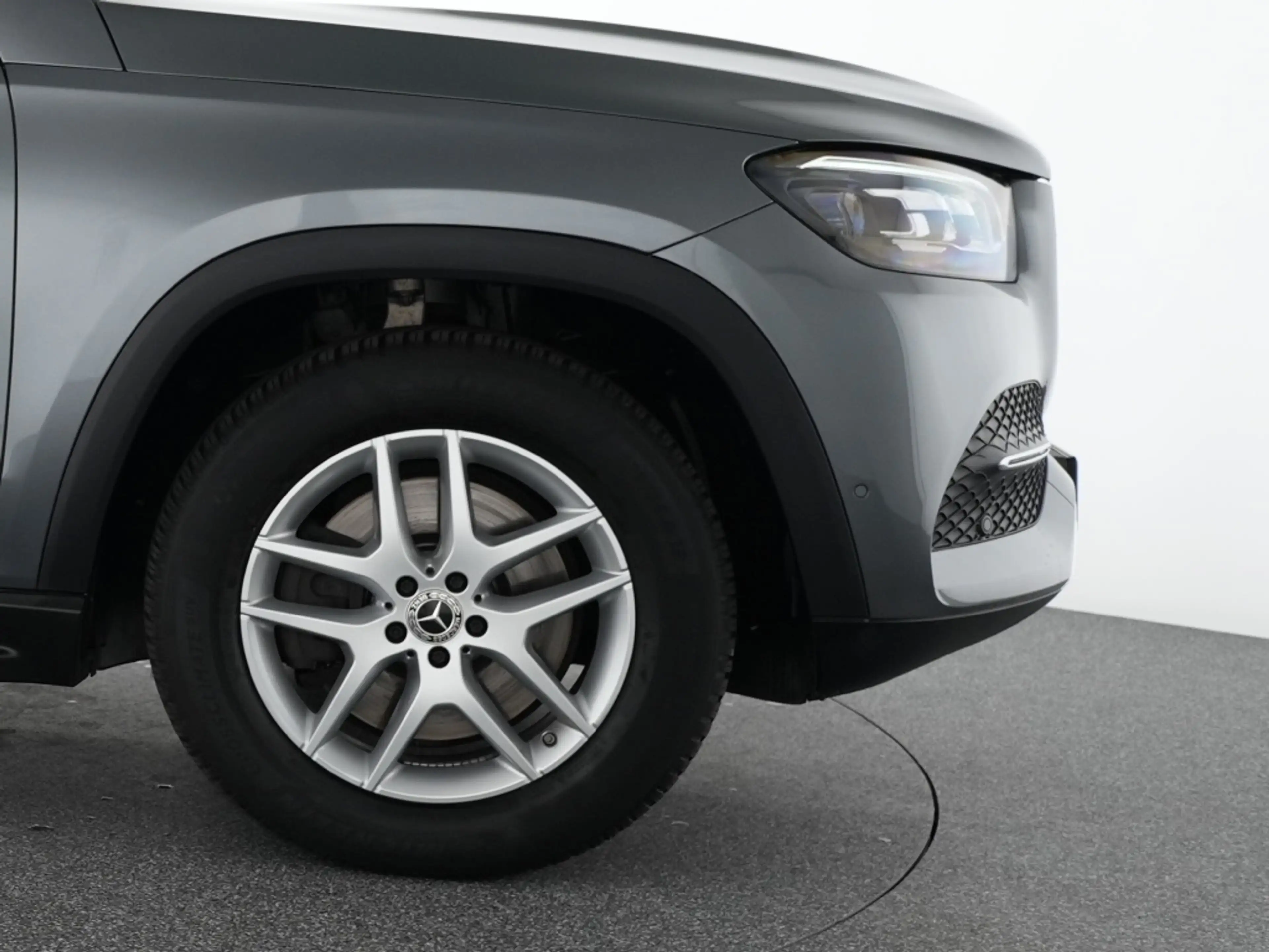 Mercedes-Benz GLS 350 d 4M Pano Airmatic Multibeam 360° Memory — photo 6