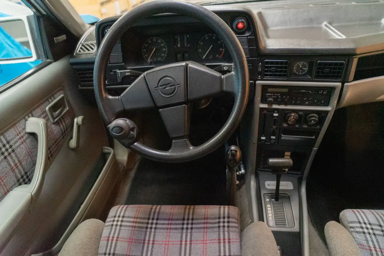Opel Kadett Behindertengerechter Oldtimer, foto 2