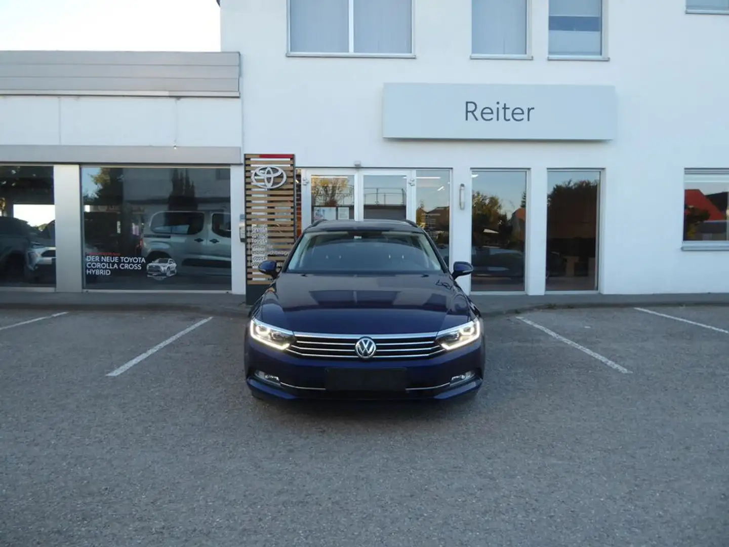 Volkswagen Passat Variant 1,6 TDI DSG *LED*AHK*KAMERA* Blau - 1