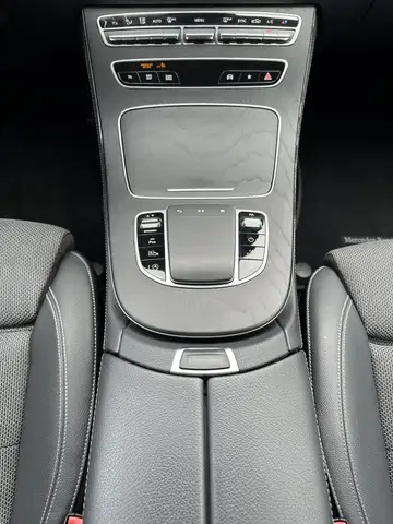 Mercedes-Benz 220 view 15