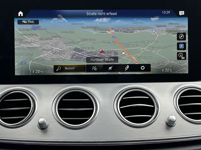 Mercedes-Benz 220 view 16