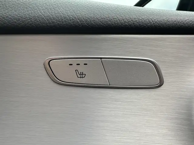 Mercedes-Benz 220 view 19