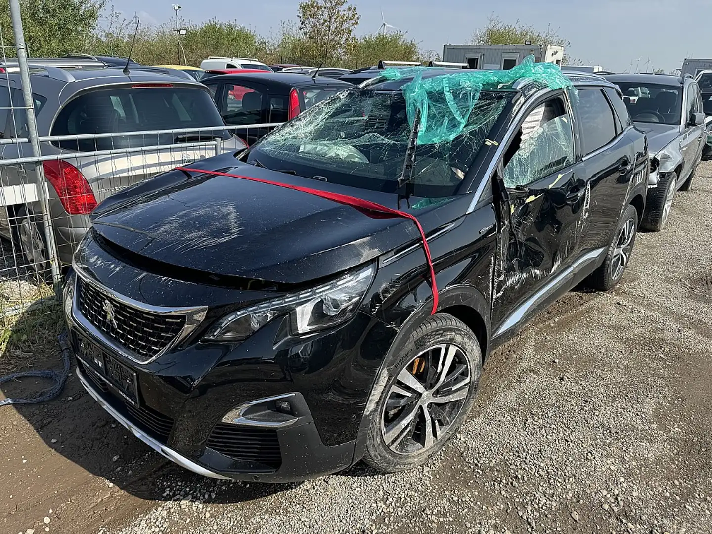 Peugeot 3008 1,2 PureTech 130 S&S EAT8 GT Line Schwarz - 1