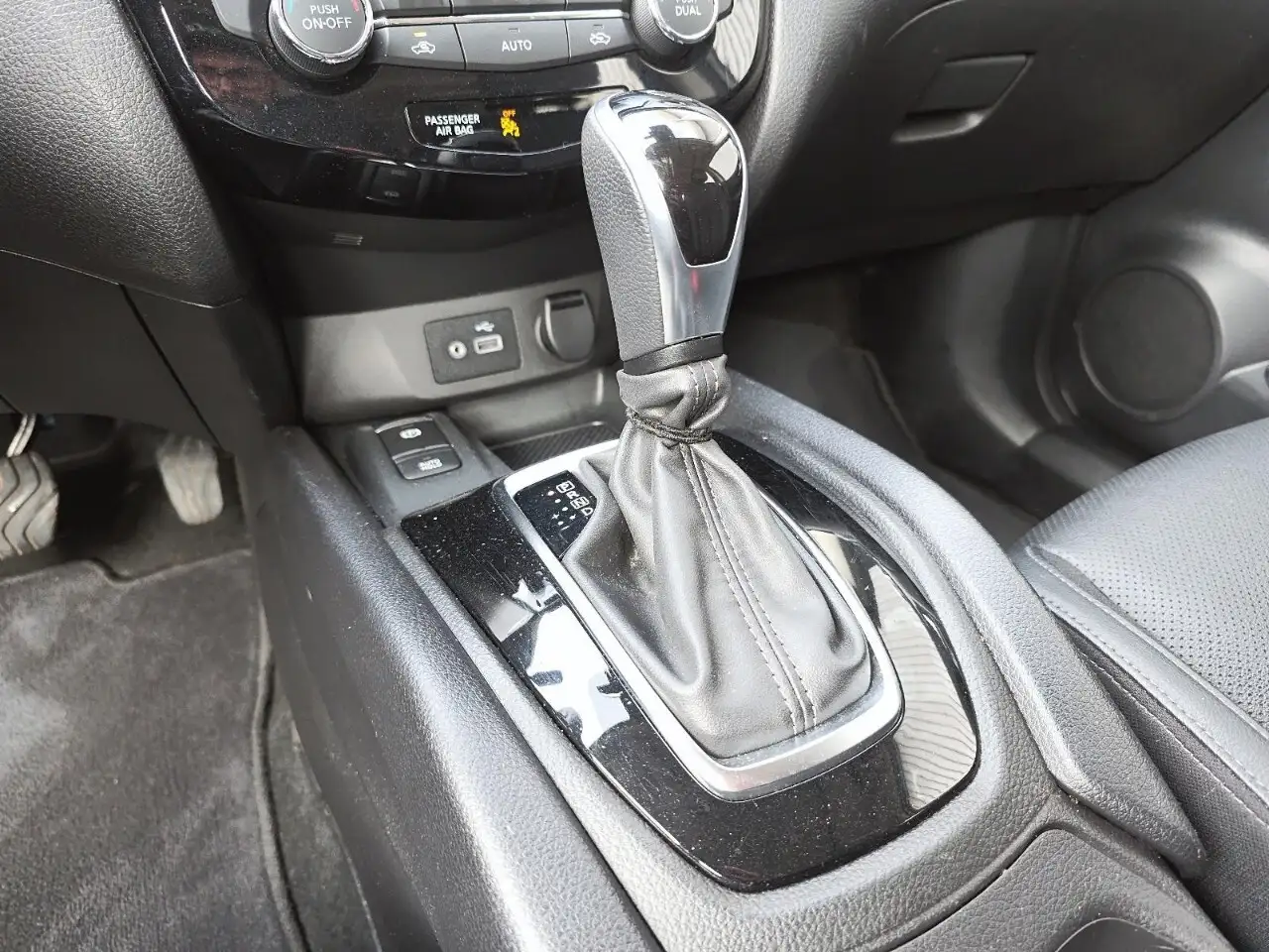 Nissan Qashqai снимка Nissan Qashqai