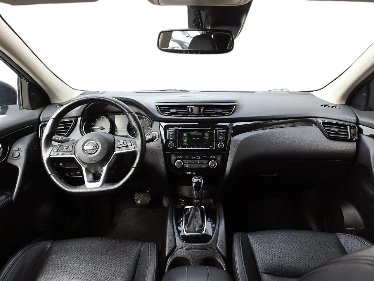 Nissan Qashqai снимка Nissan Qashqai