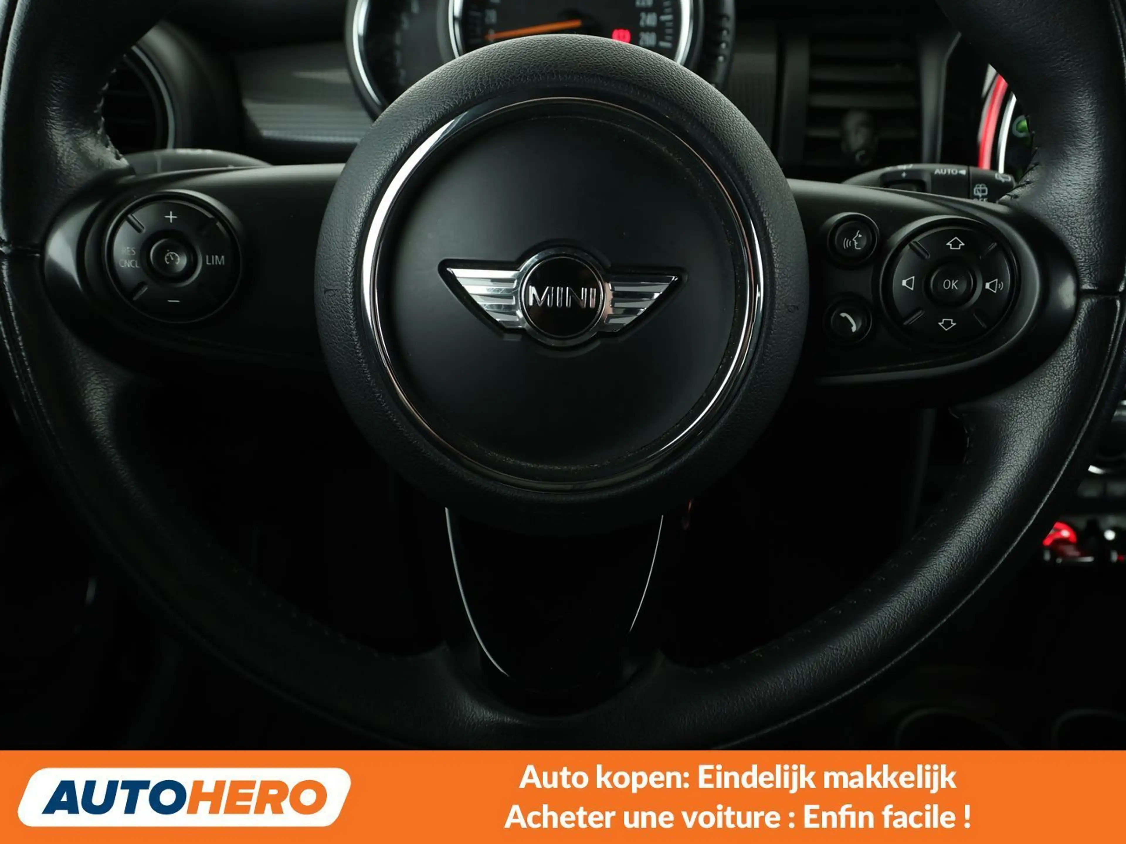MINI One One — photo 5