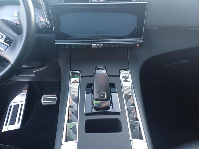DS Automobiles DS 7 Opera Blu HDI 130 — photo 13