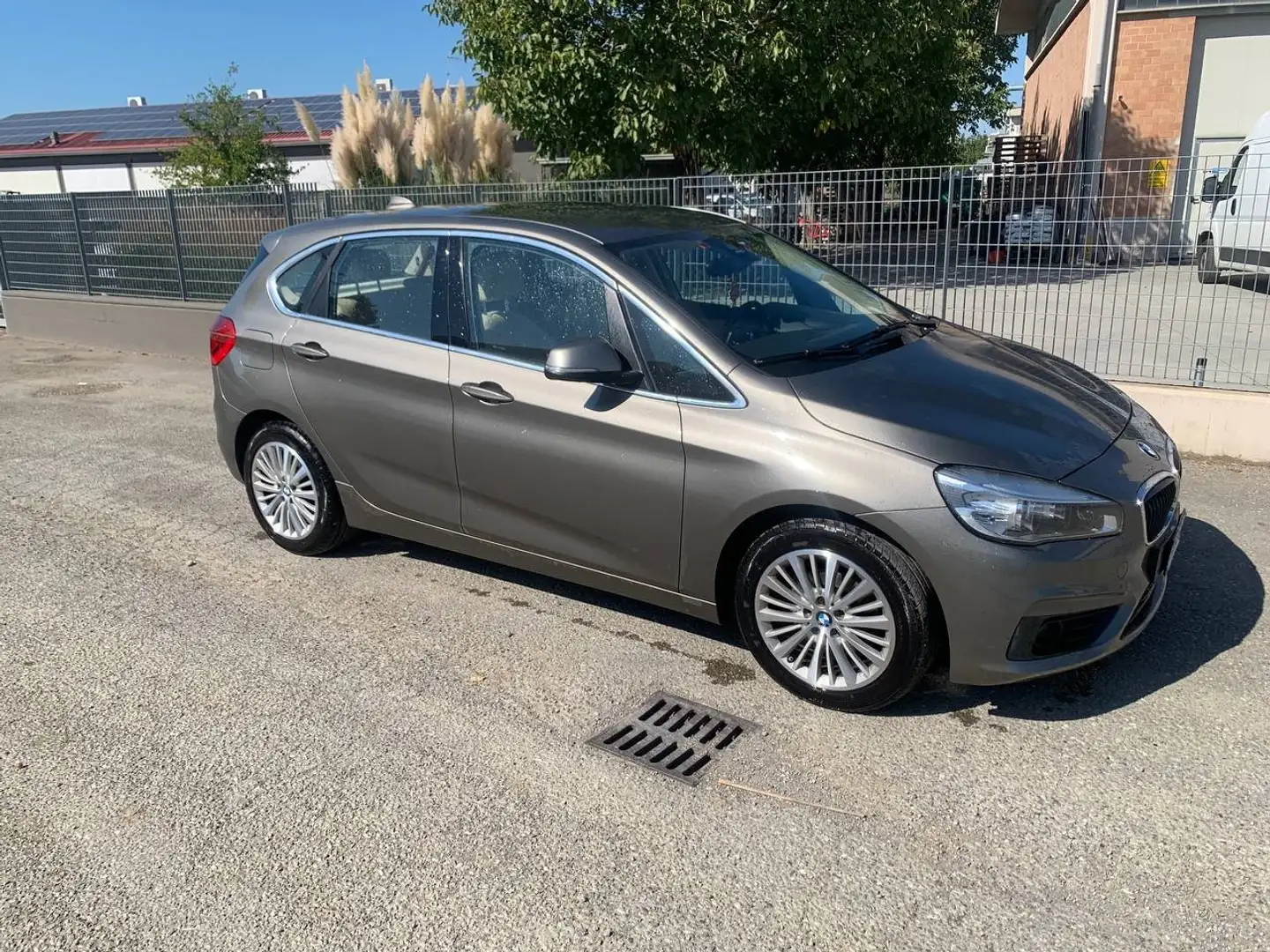 BMW 218 218d Active Tourer Advantage auto Beige - 1