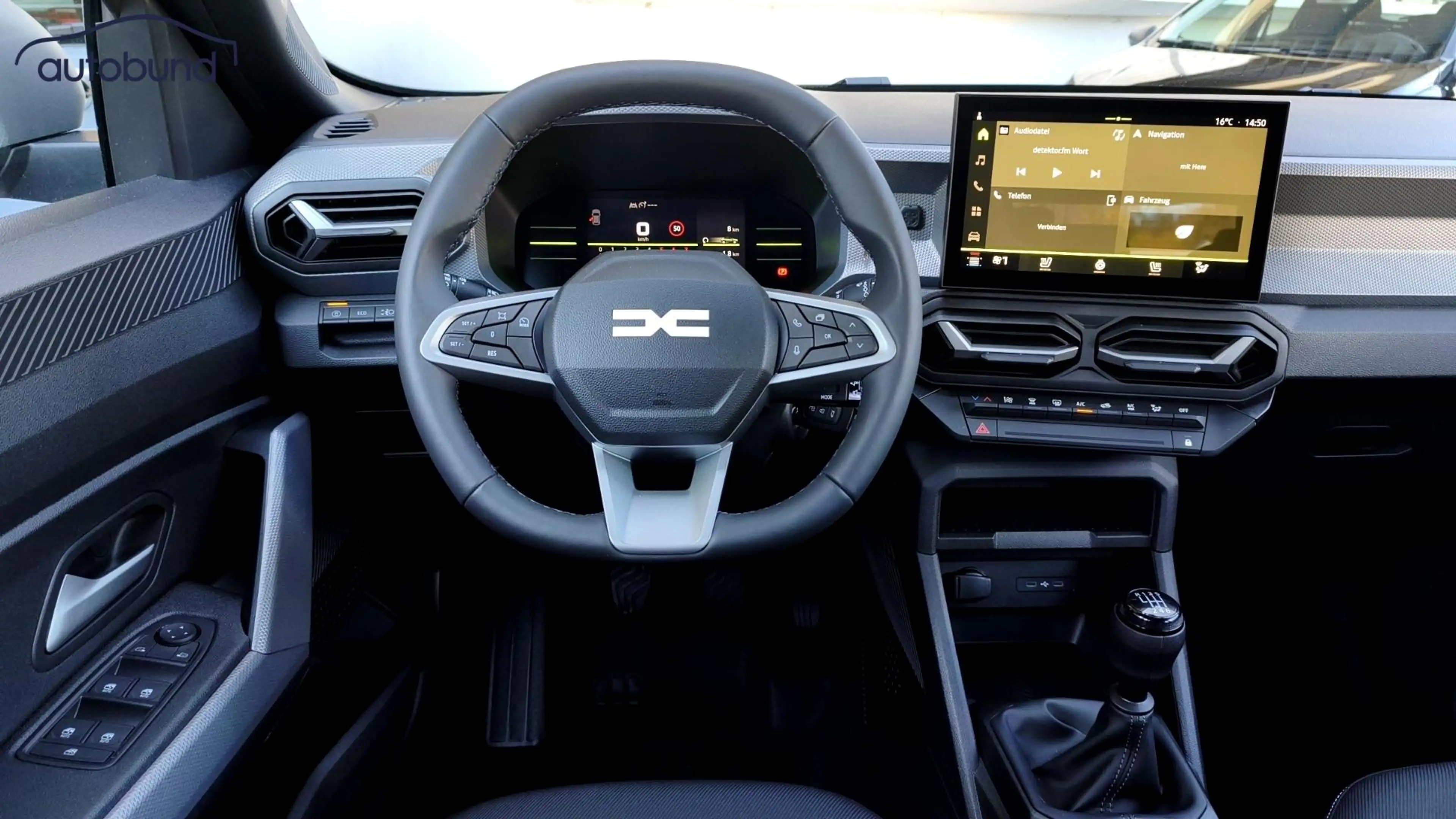 Dacia Duster III 1,2 TCe (MHEV) 140 Celebration Alu LED Link LRH NAV NBA PDC RFK SHA Shz — photo 9