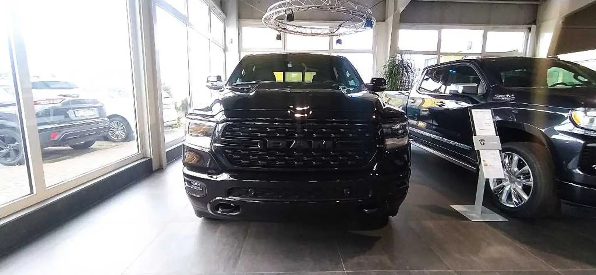 Dodge RAM 1500 eTorque Big Horn Night Edition Crew Cab Nero - 2
