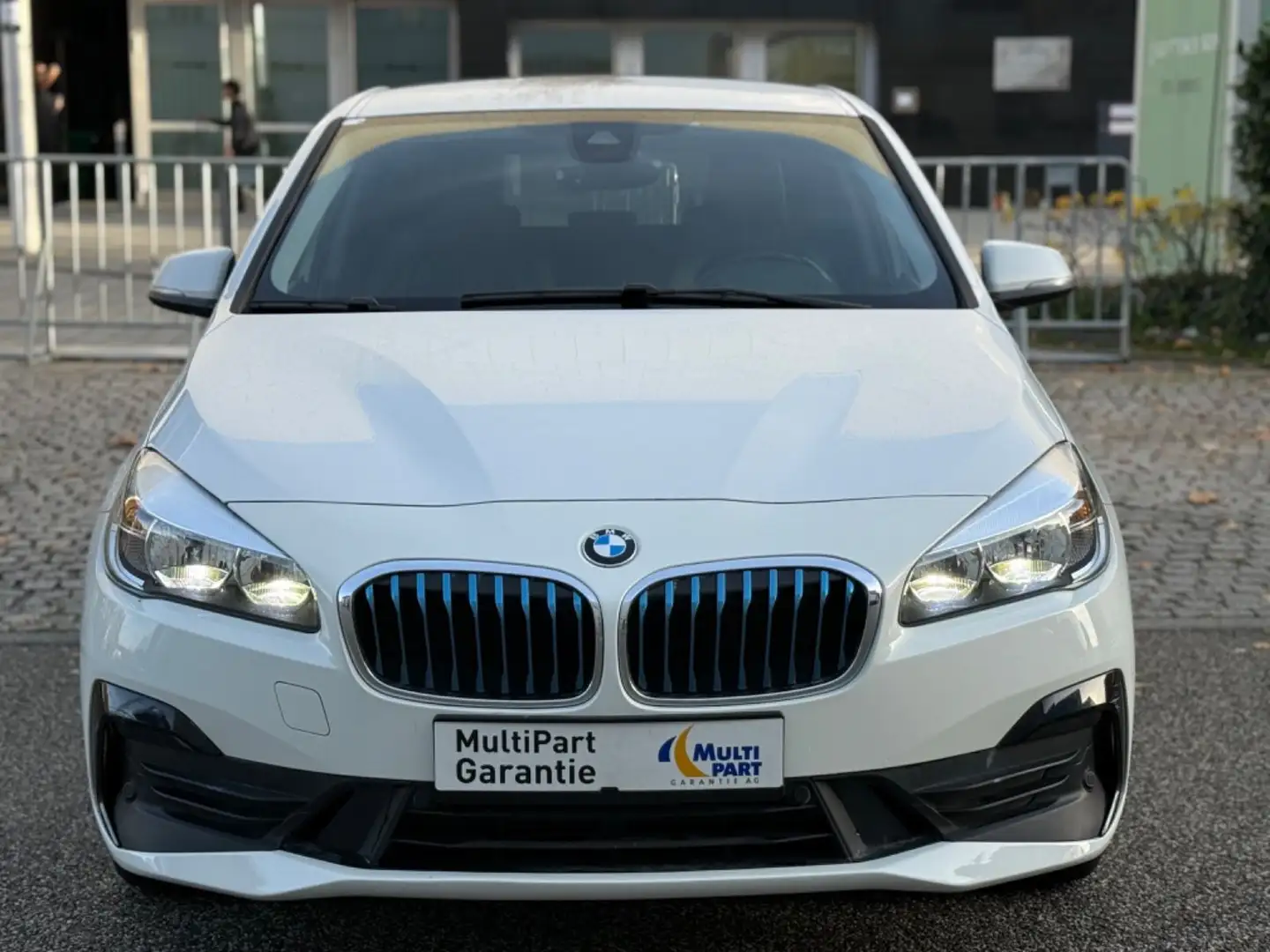 BMW 225 xe 2 Active Tourer Advantage//*LEDER*//*NAVI* Weiß - 2