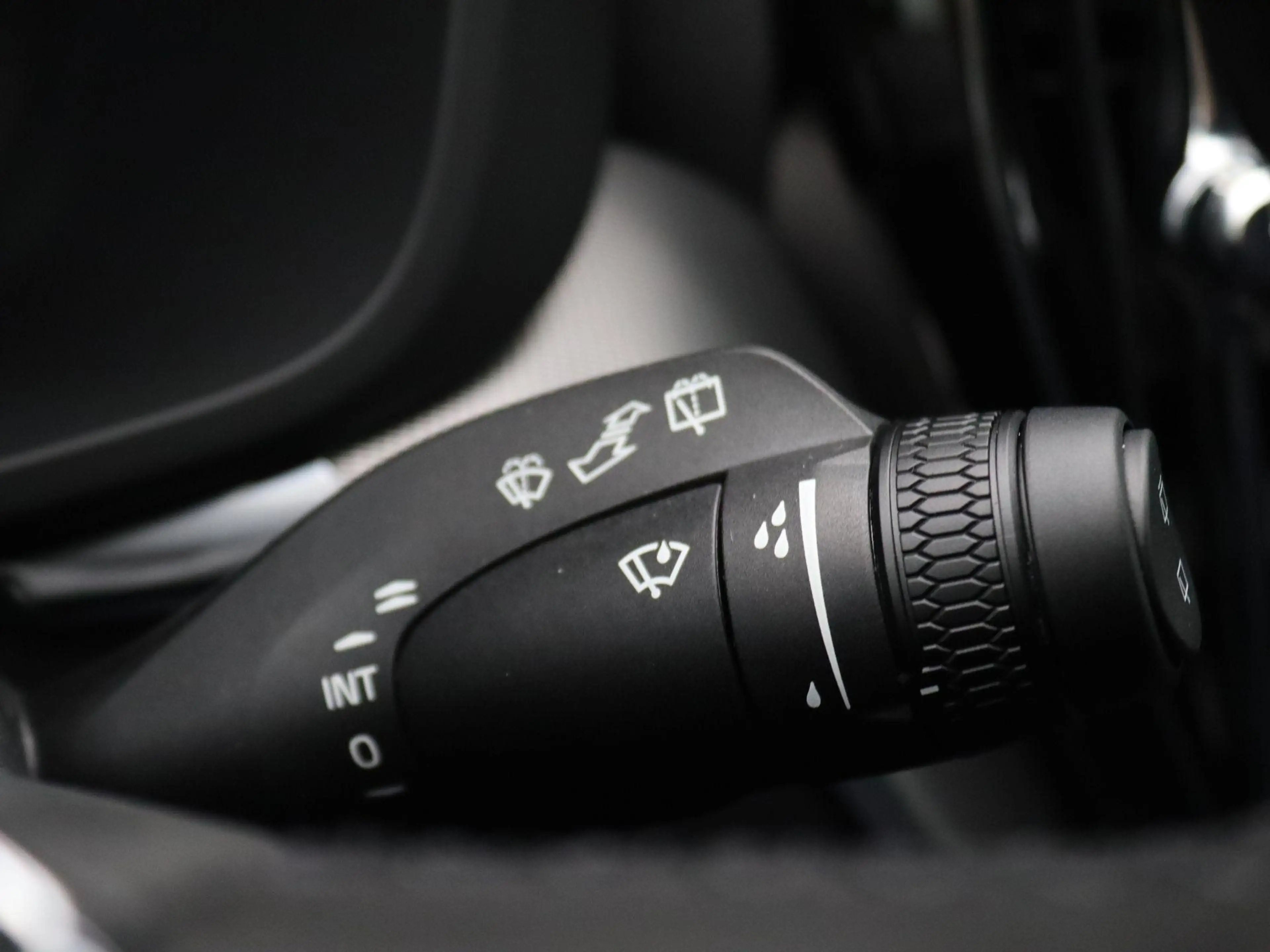 Volvo XC60 2.0 T6 Plug-in hybrid AWD Plus Black Edition 350PK — photo 22