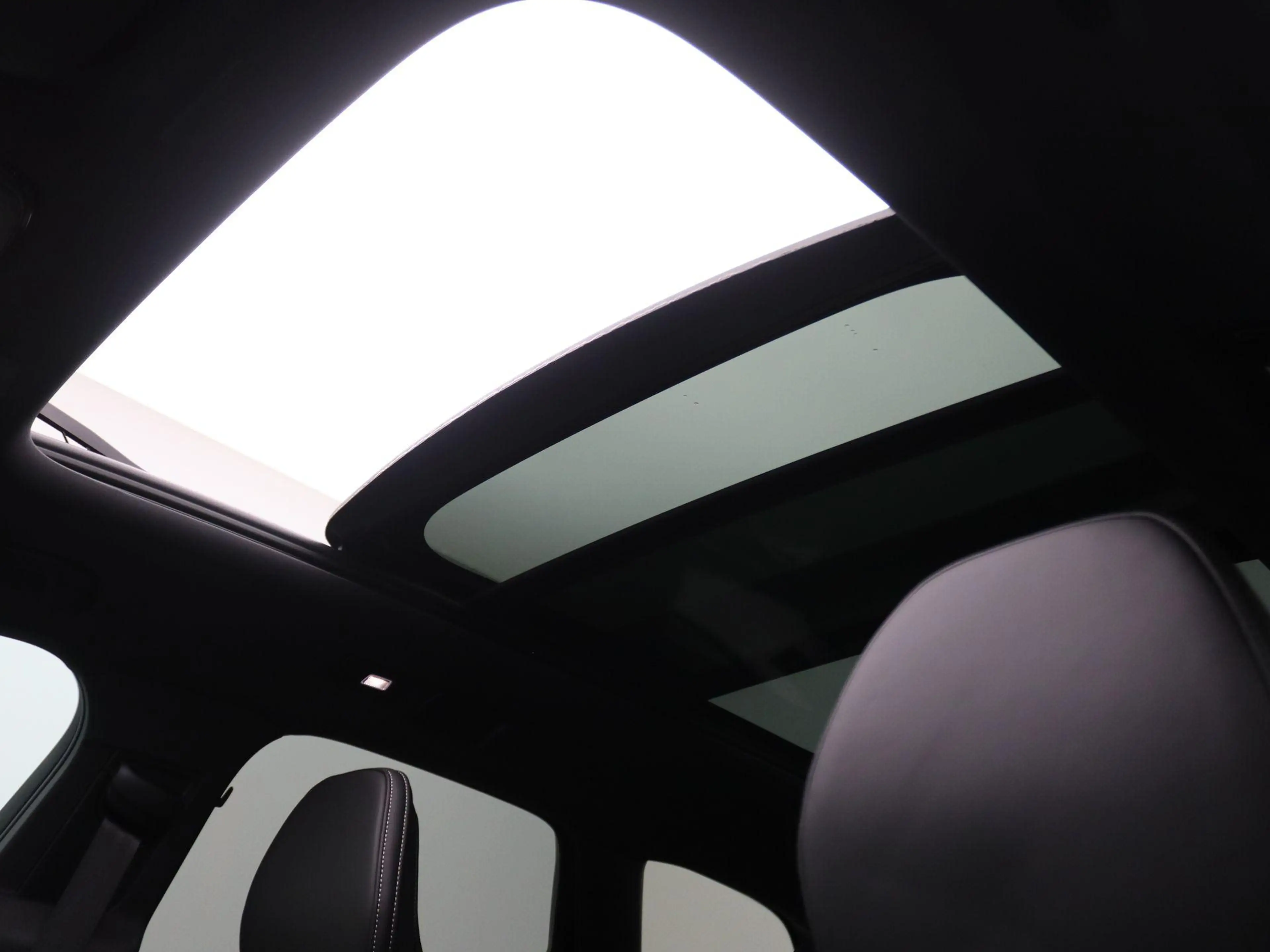 Volvo XC60 2.0 T6 Plug-in hybrid AWD Plus Black Edition 350PK — photo 40