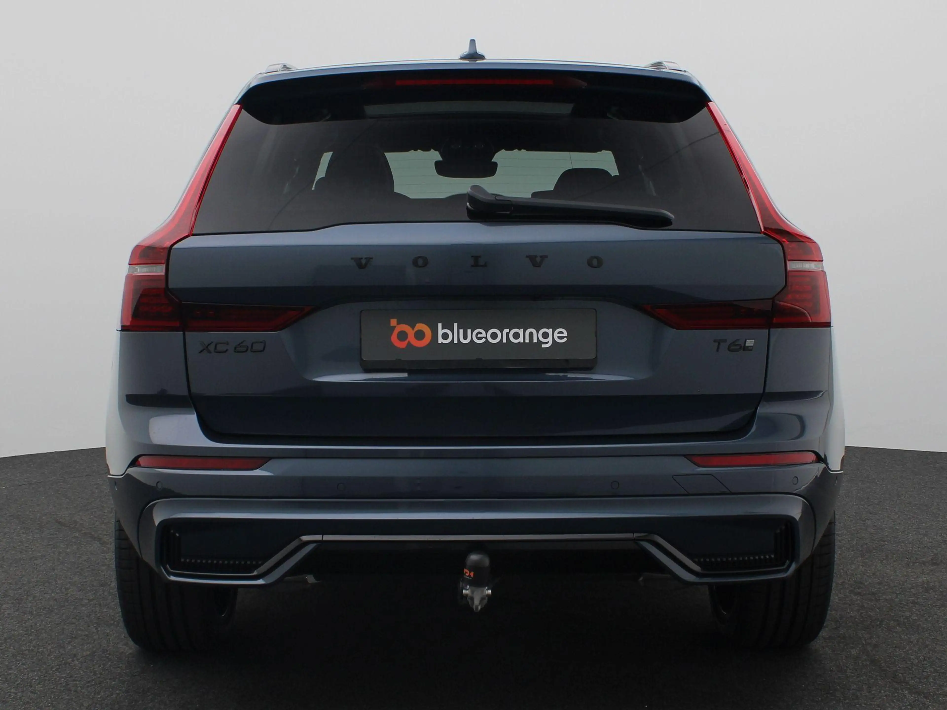 Volvo XC60 2.0 T6 Plug-in hybrid AWD Plus Black Edition 350PK — photo 11