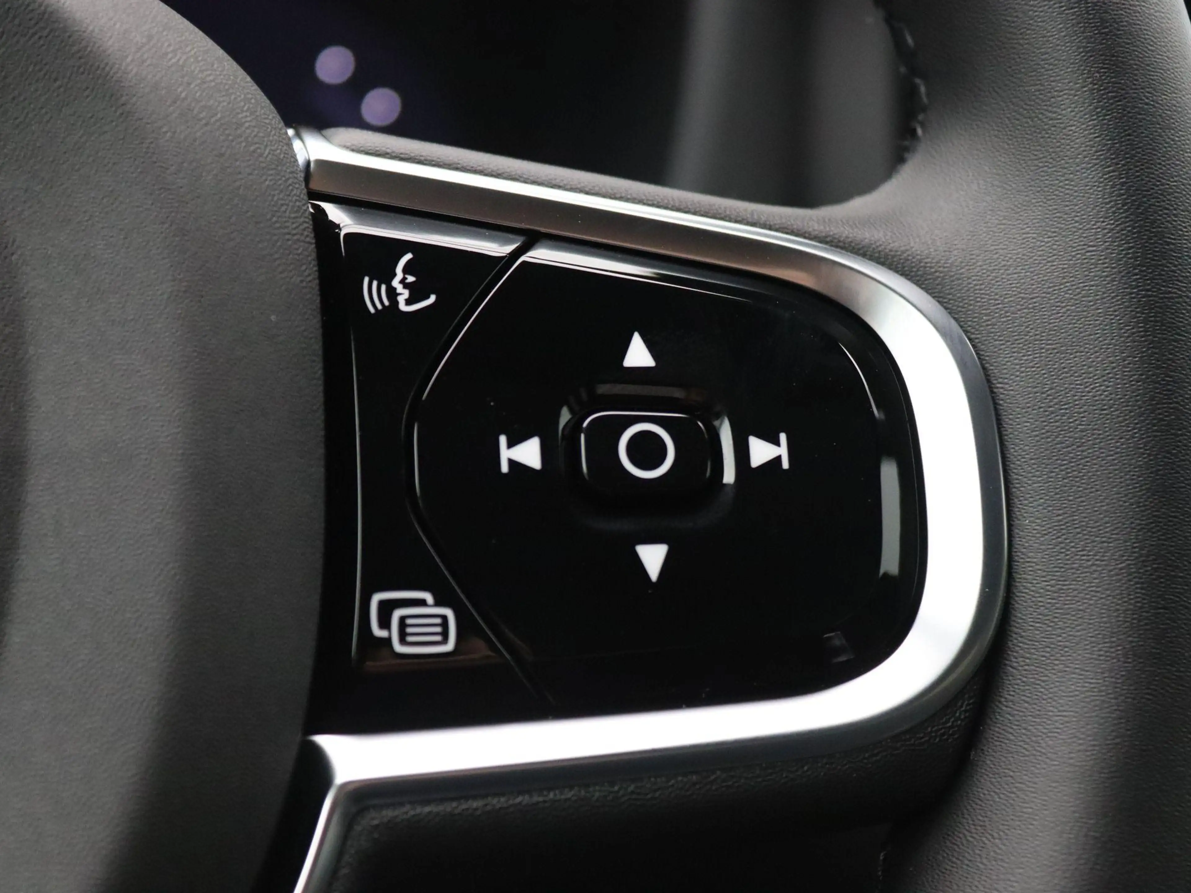 Volvo XC60 2.0 T6 Plug-in hybrid AWD Plus Black Edition 350PK — photo 20
